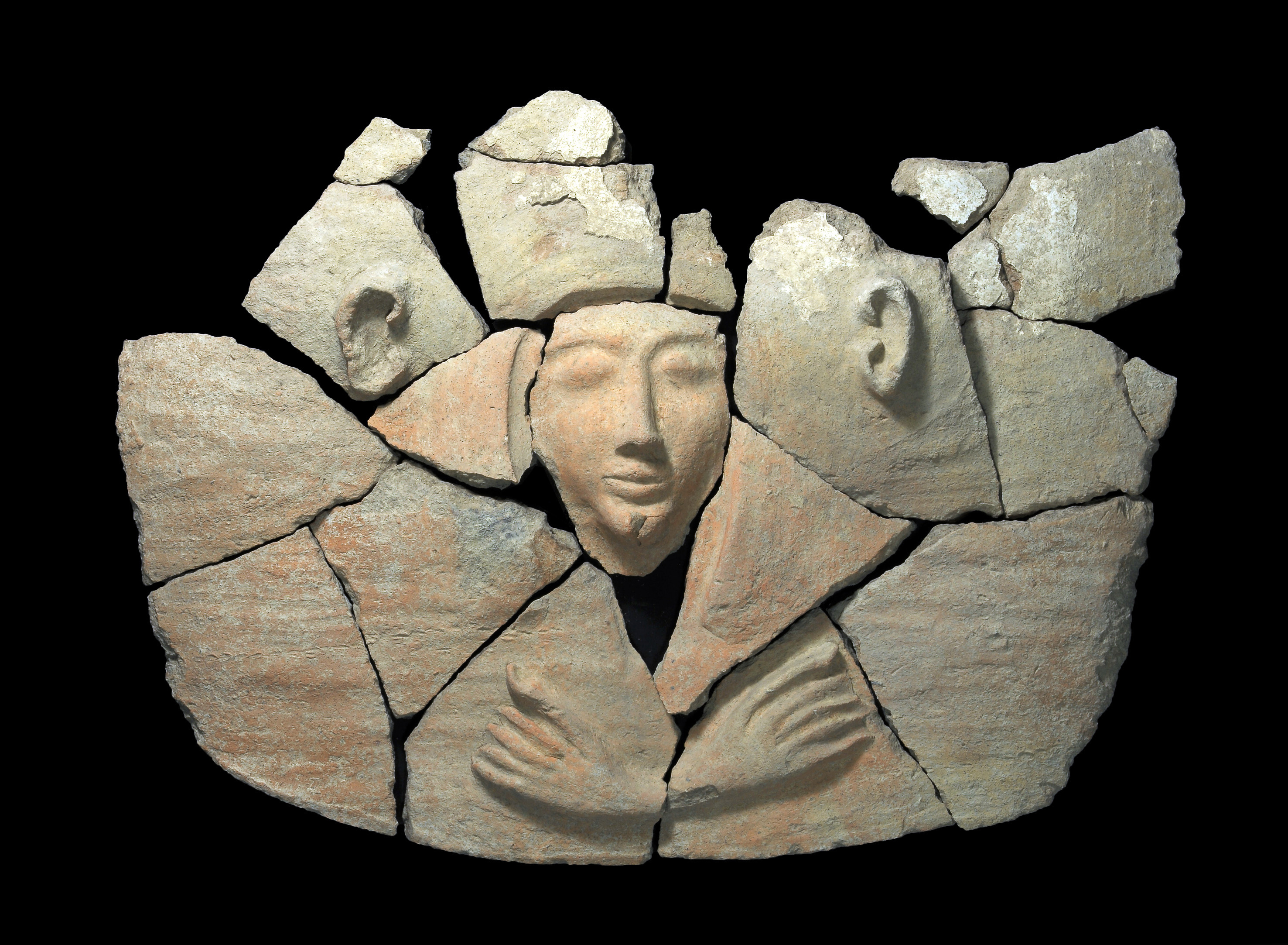 Rare sarcophagus, Egyptian scarab found in Israel
