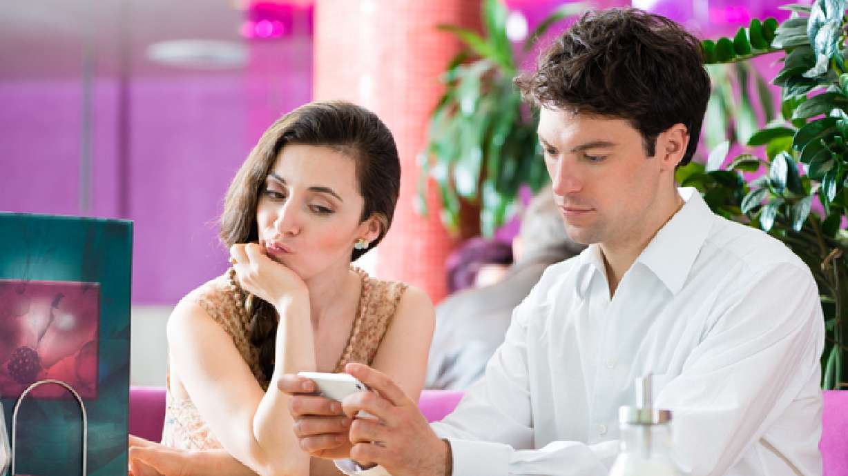 Study linking infidelity and divorce to Twitter use proves false