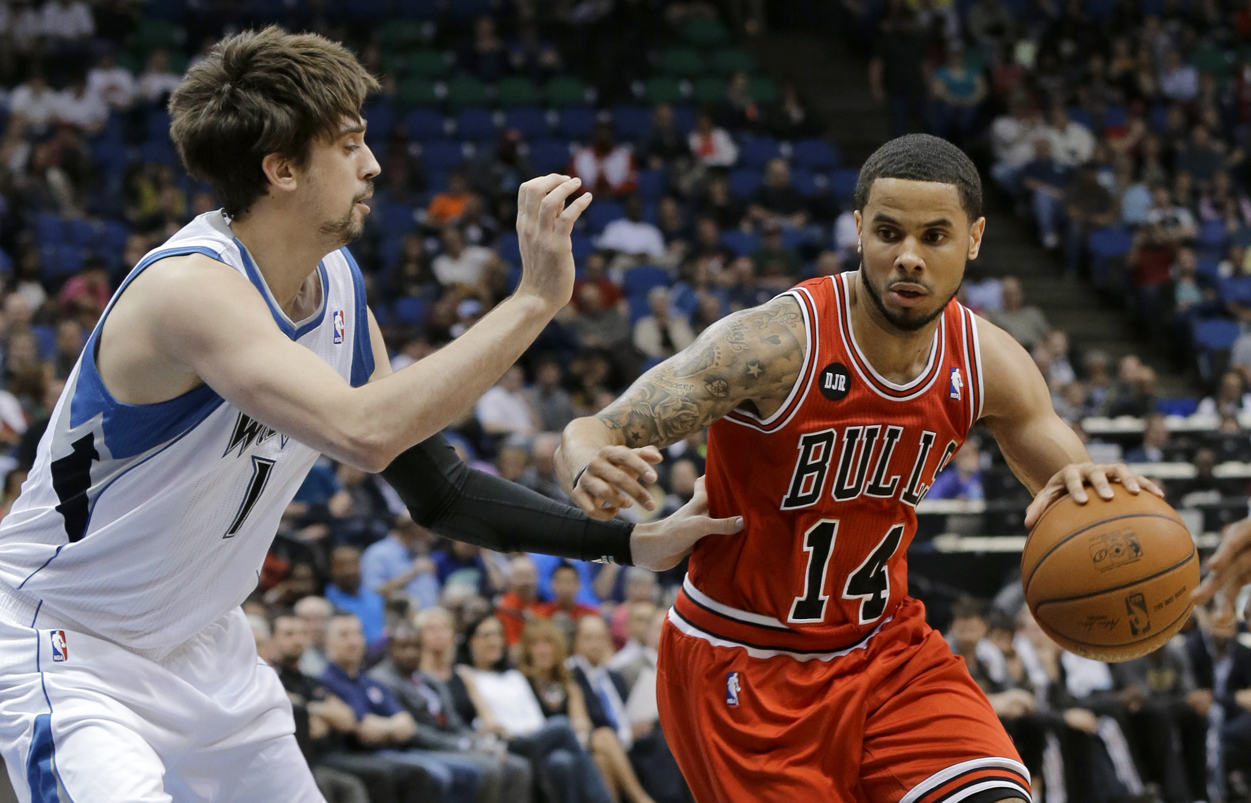 Augustin, Noah lead Bulls over Wolves, 102-87