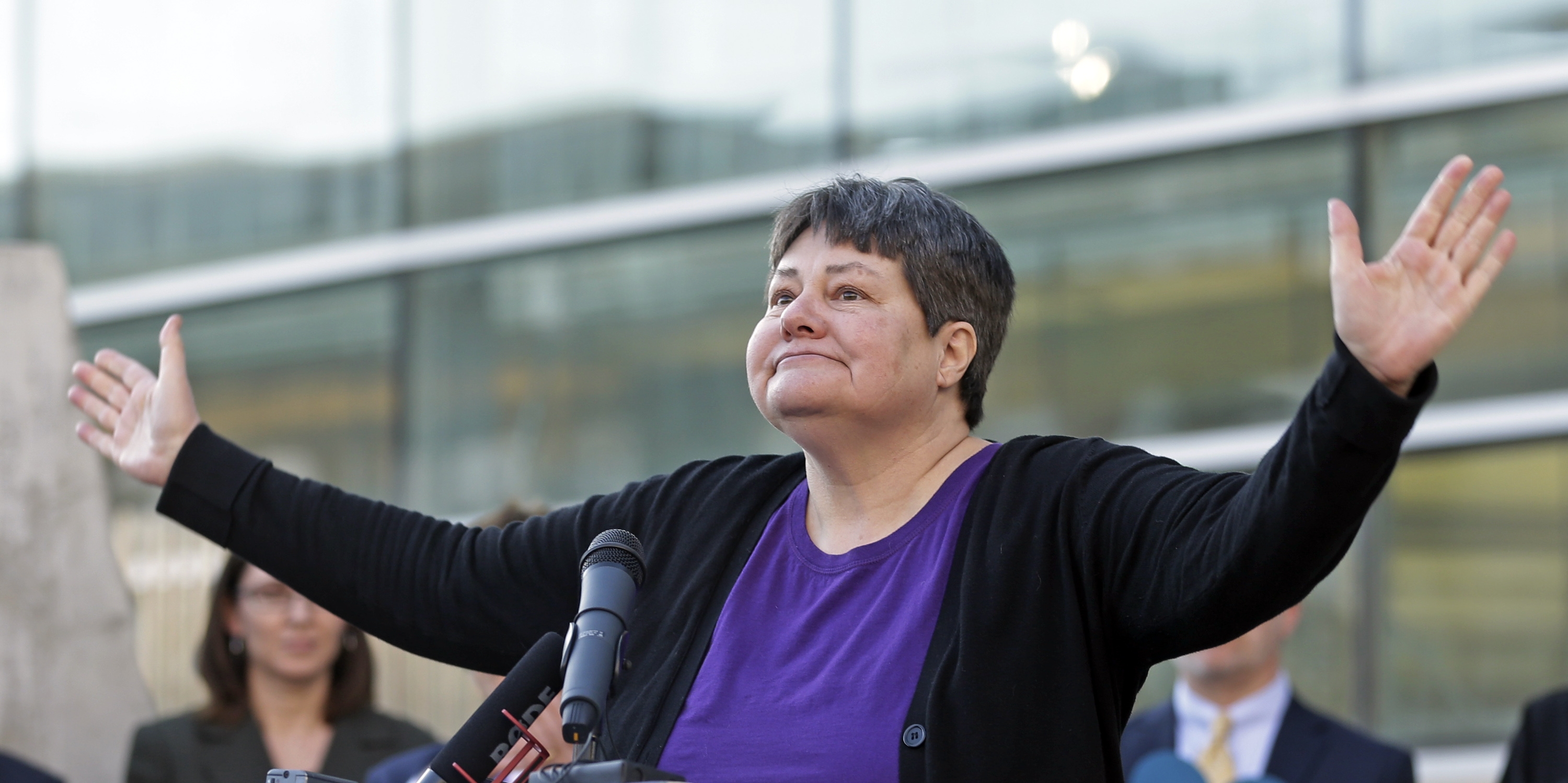 Judges in Utah gay marriage case question lawyers