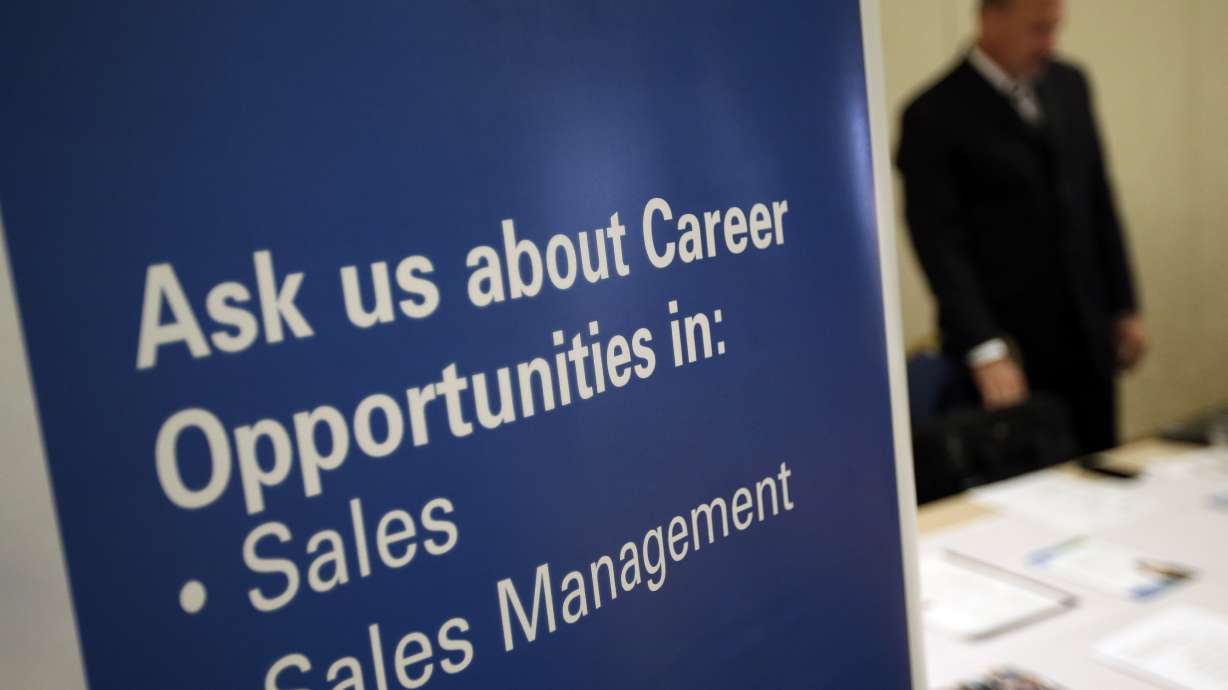 Applications for US jobless aid dip 32K to 300,000