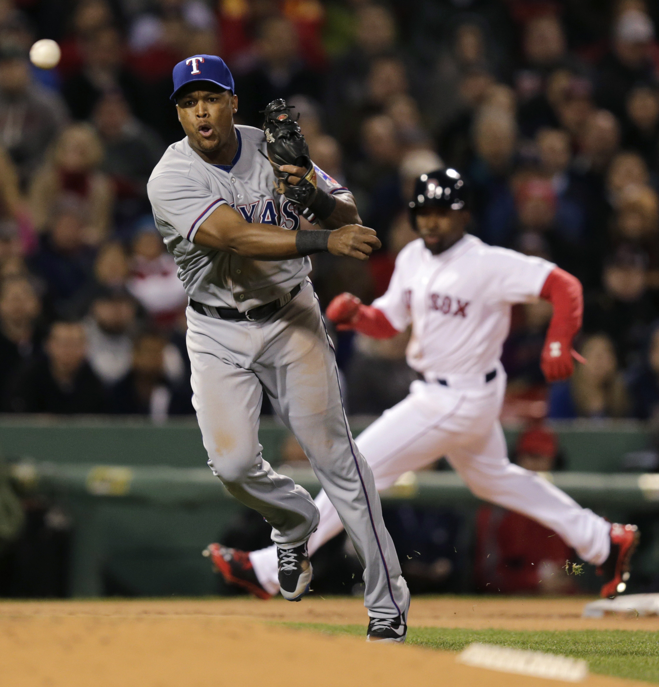 Rangers 3B Beltre has mild left quad strain