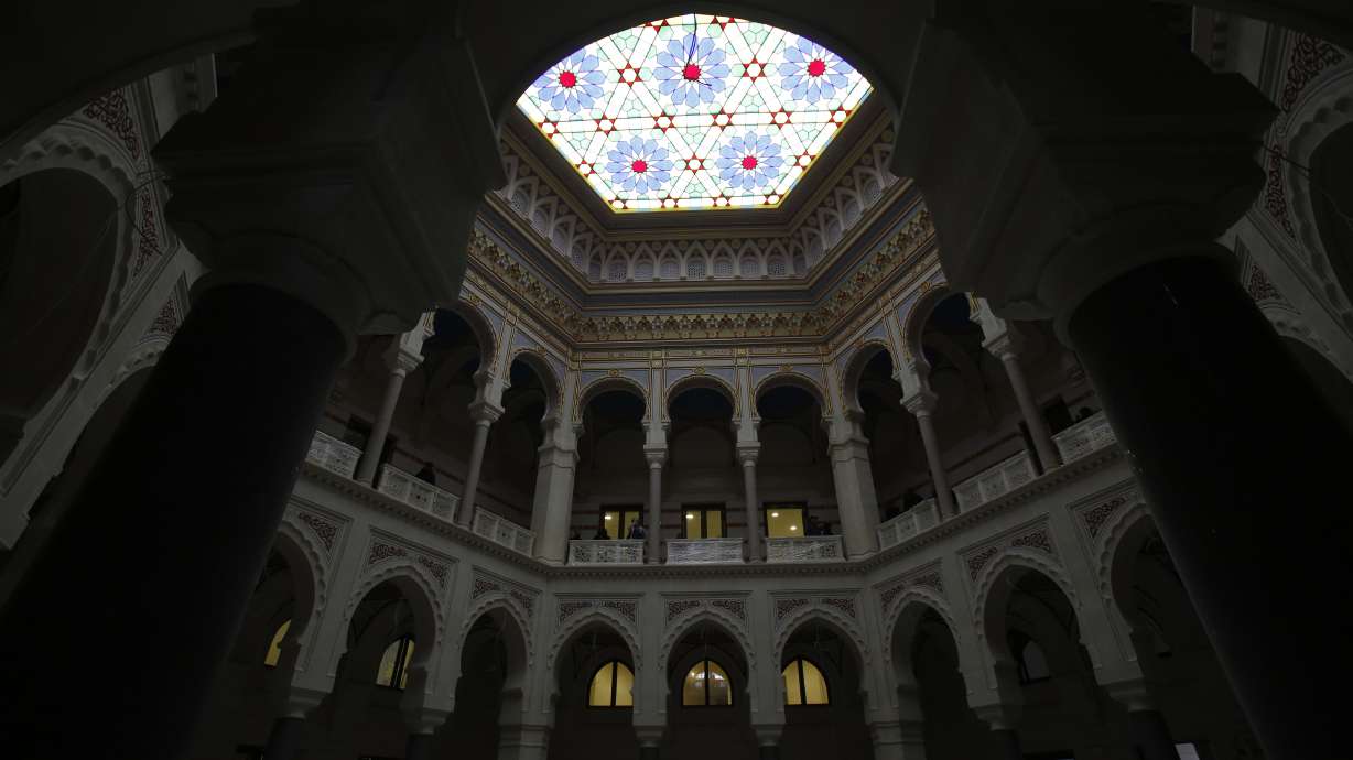 Reconstruction of Sarajevo Library nearing end