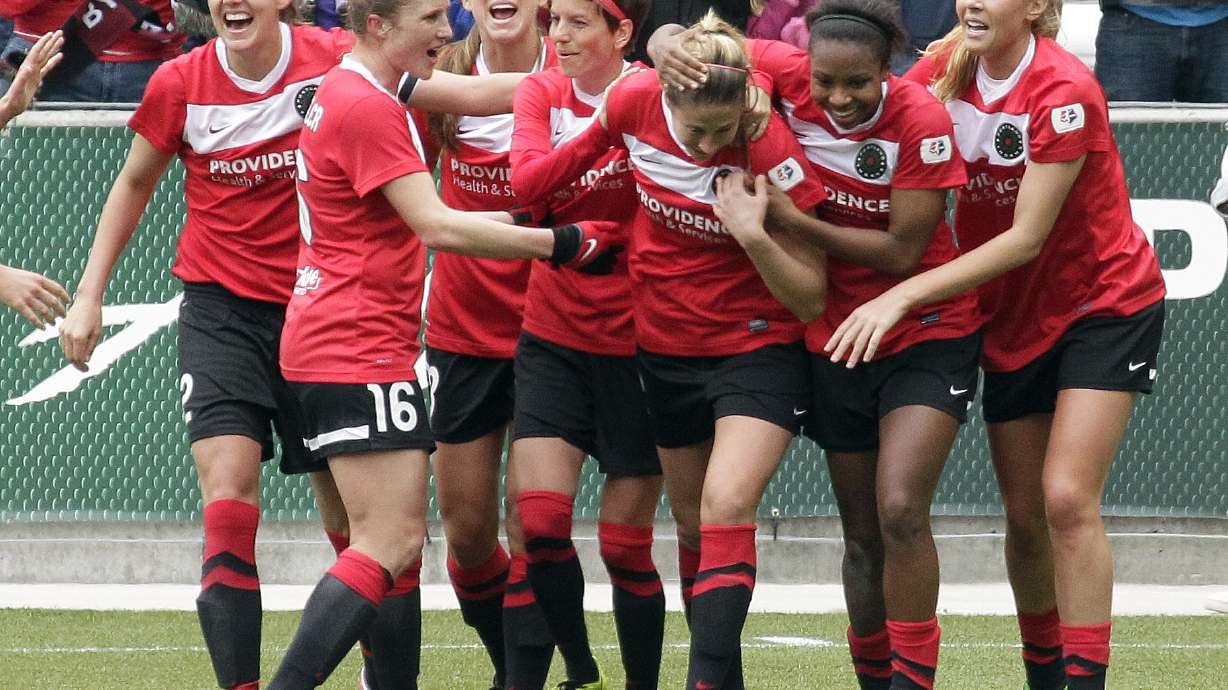 Thorns seek to defend title in NWSL's 2nd year