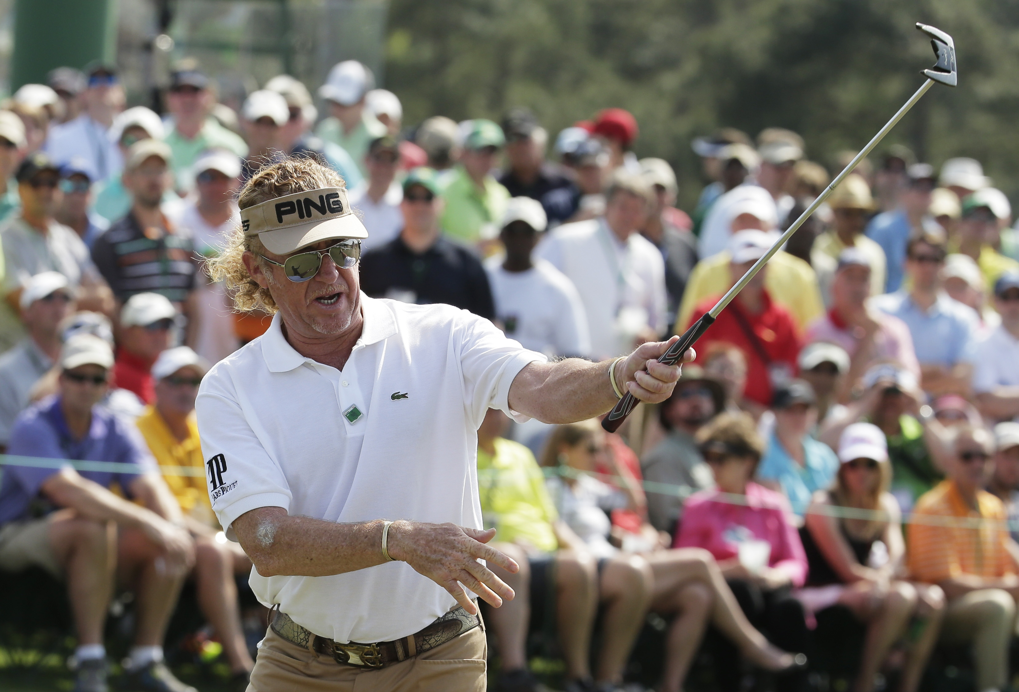 Couples leads AARP charge into Masters weekend