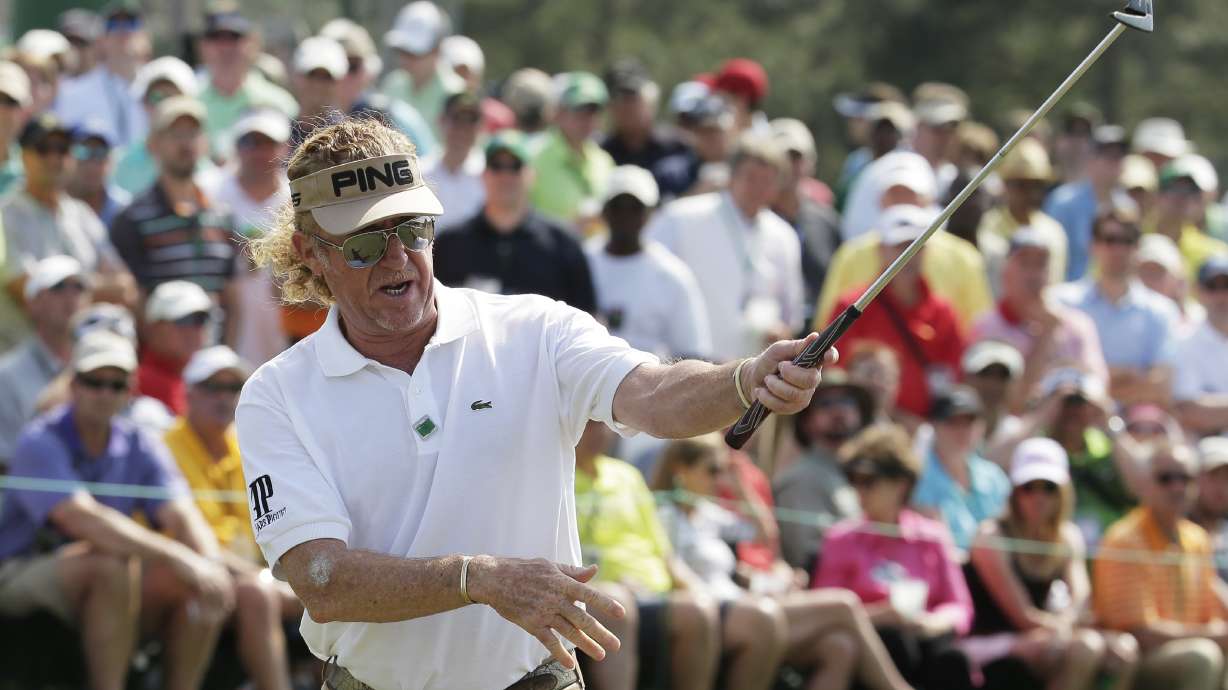 Couples leads AARP charge into Masters weekend