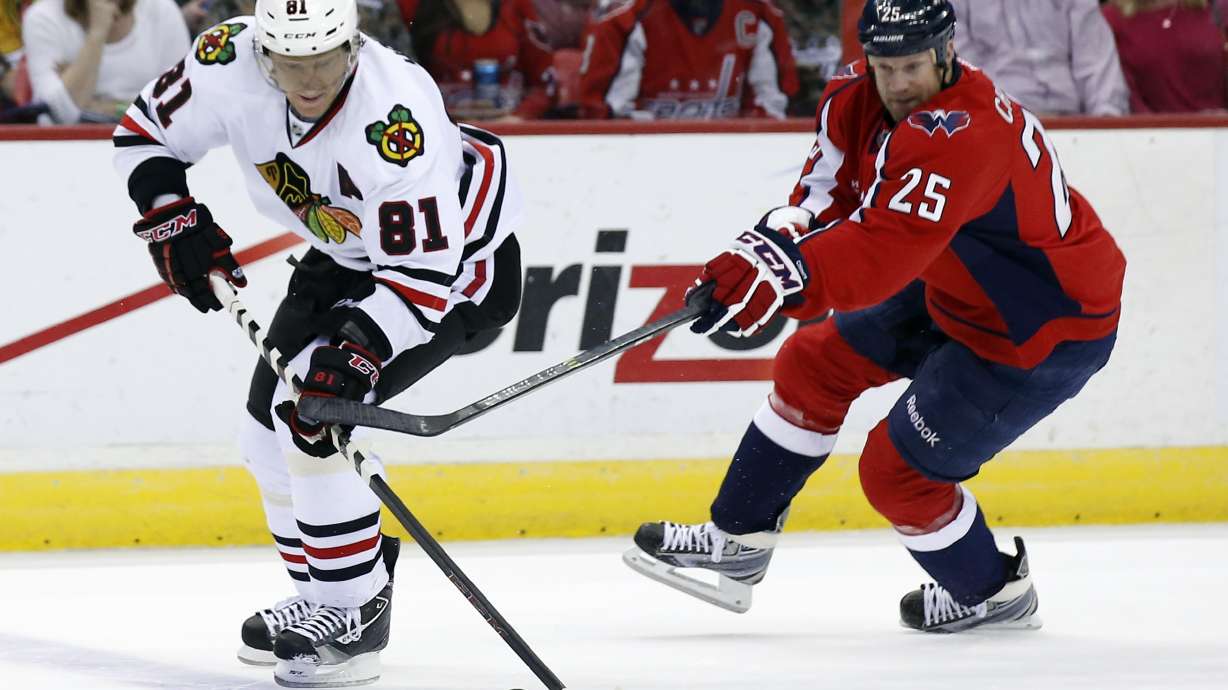 Ovi gets 51st; Caps top coasting Blackhawks 4-0