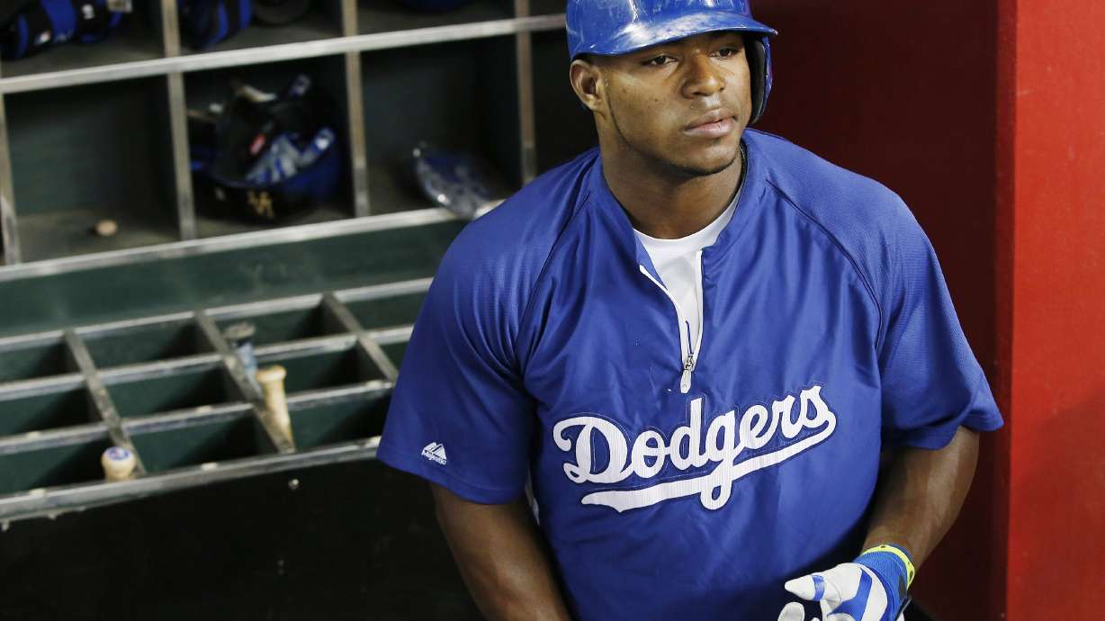 Puig back in Dodgers' lineup after thumb injury