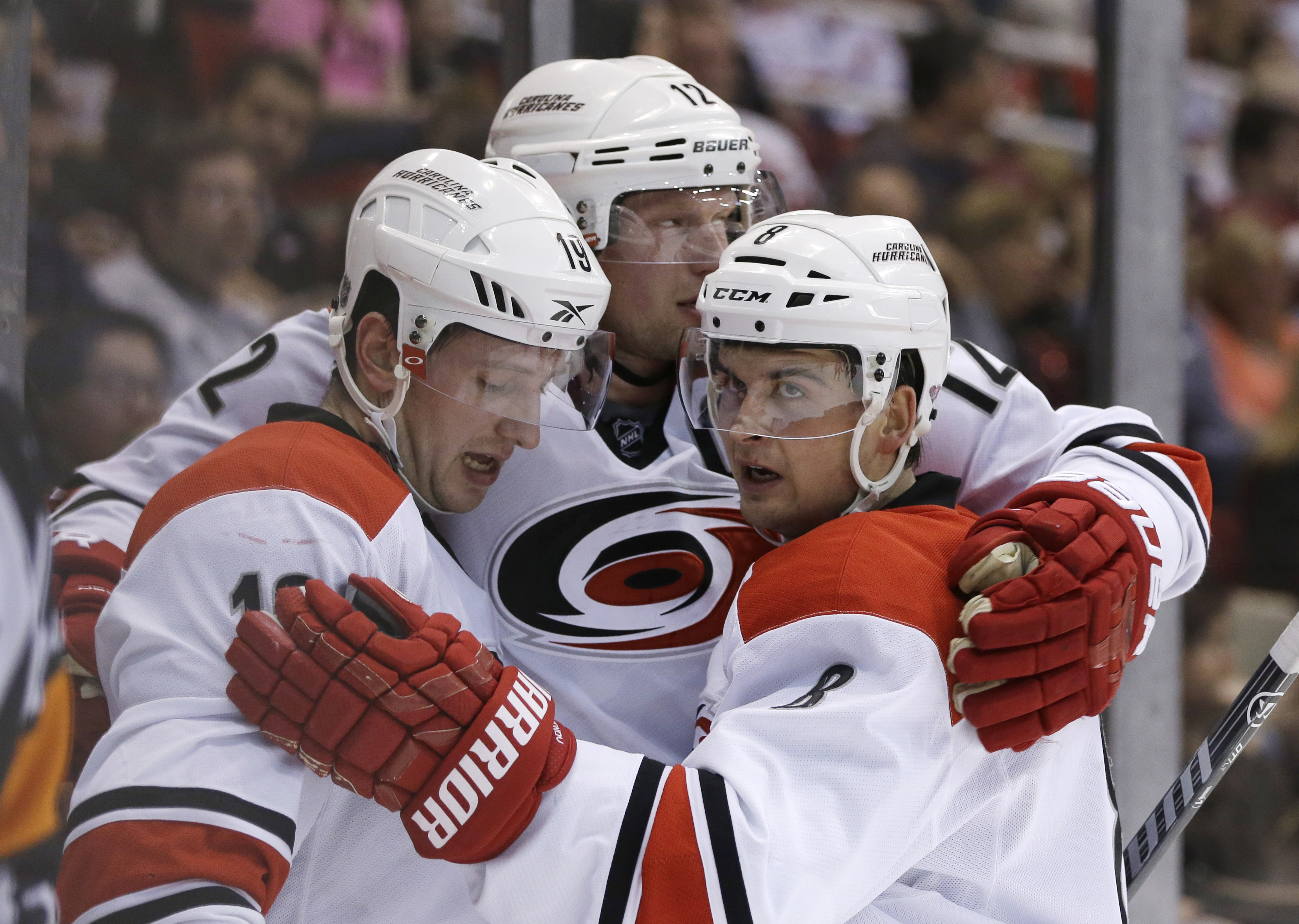 Hurricanes edge playoff-bound Red Wings 2-1