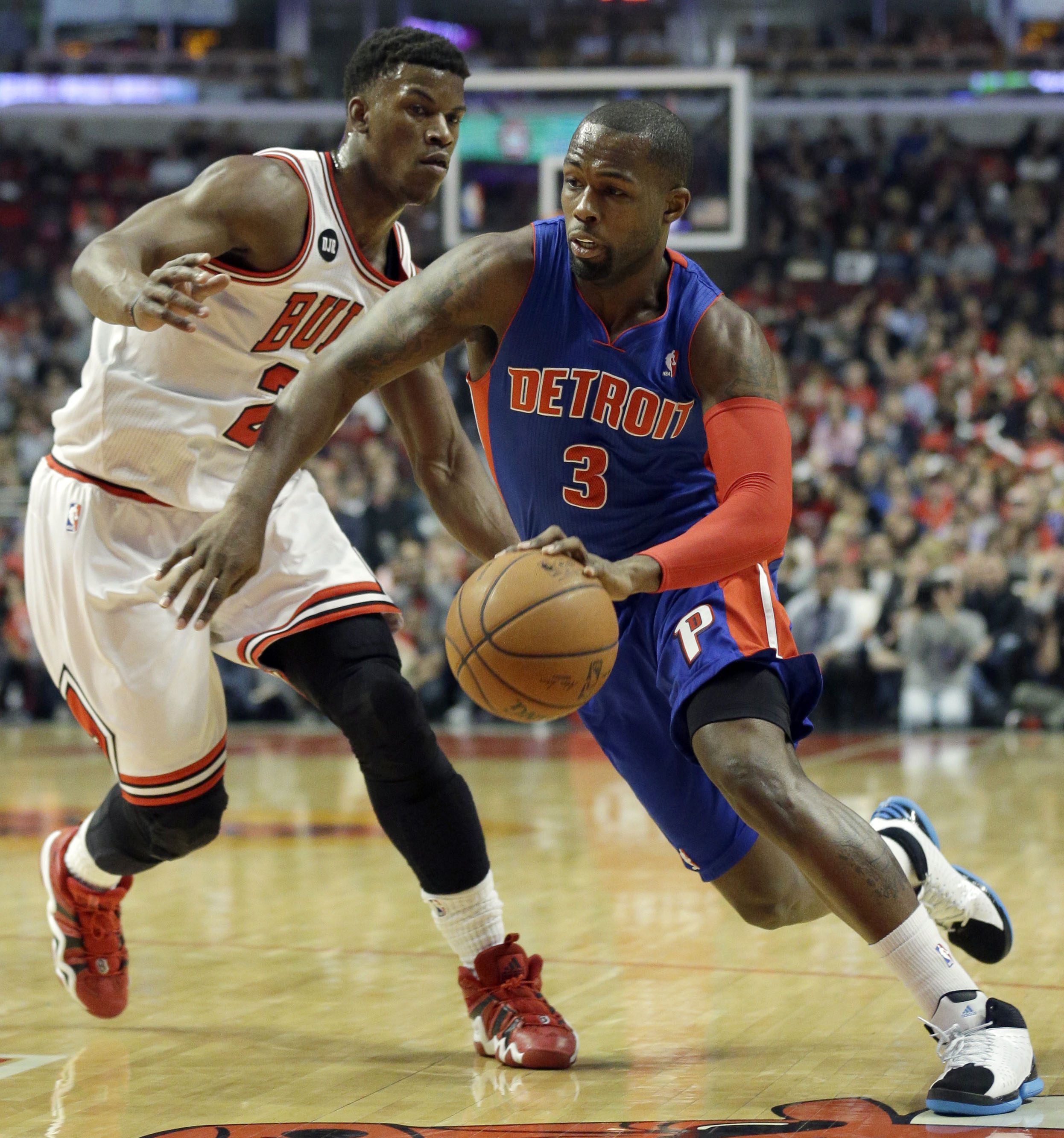 Bulls rally to beat Pistons 106-98