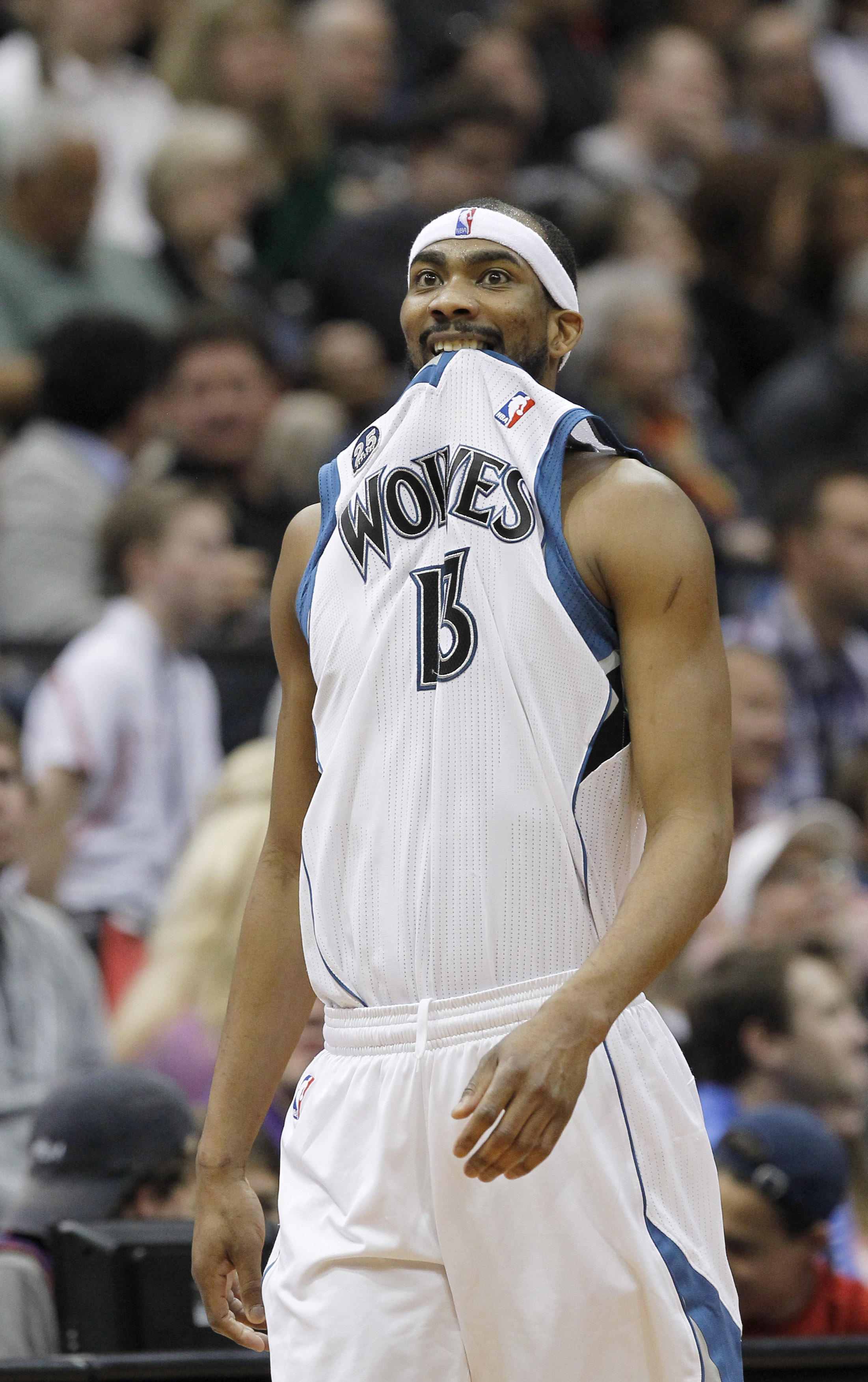 Brewer's 51 lifts Wolves over Rockets 112-110