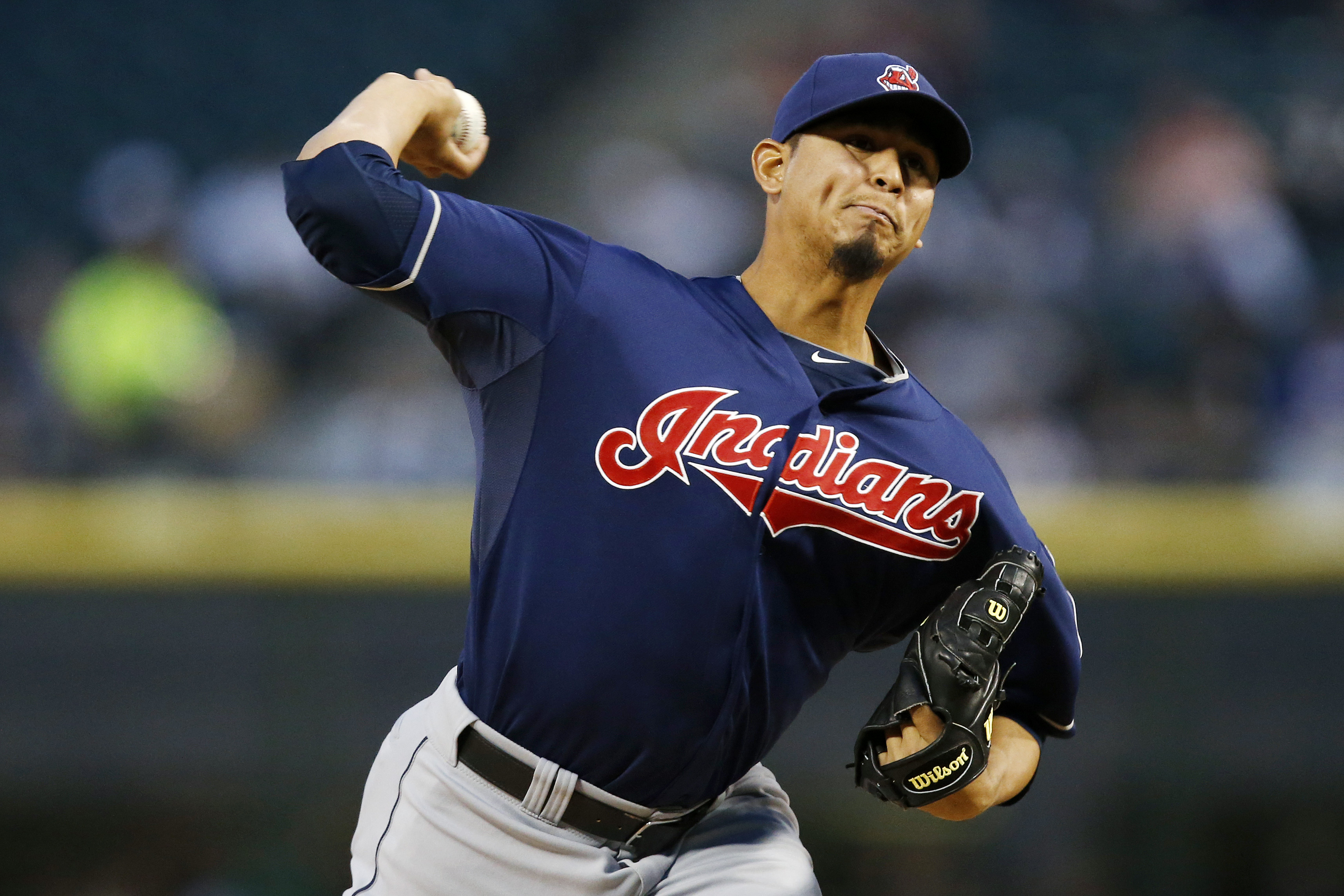 Indians walk 9 in 9-6 loss to White Sox