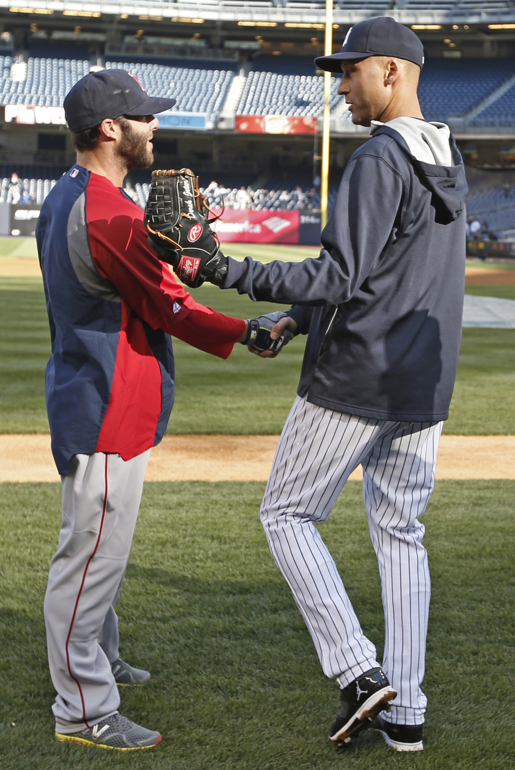 Jeter rests, Pedroia moved to leadoff spot