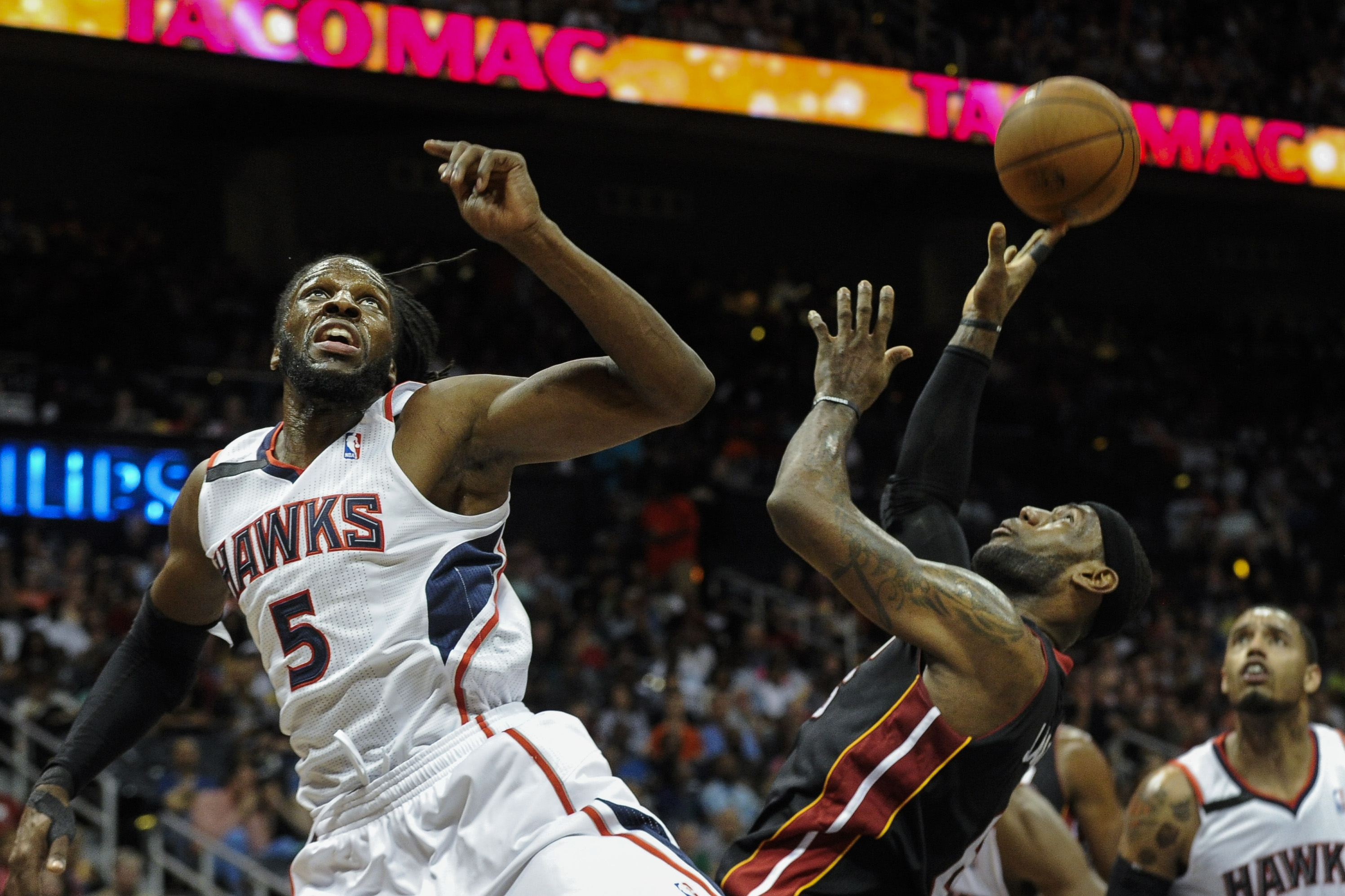 Hawks top Heat 98-85, get East's last playoff spot