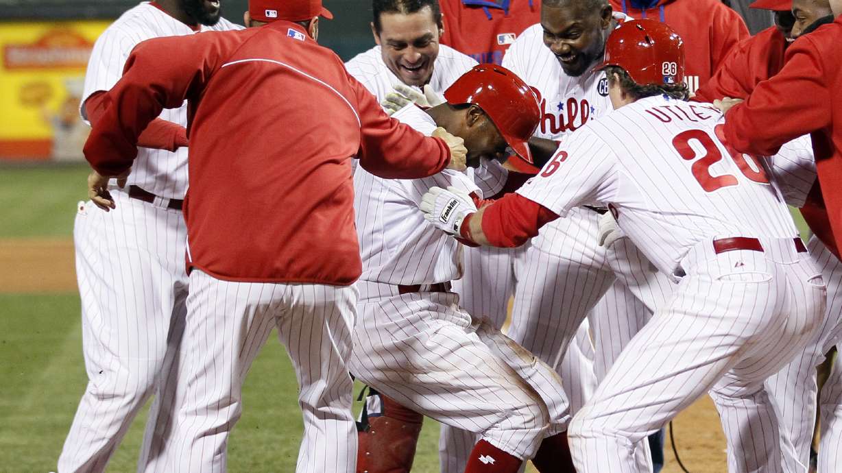 Rollins homers in 10th, Phillies beat Marlins 5-4
