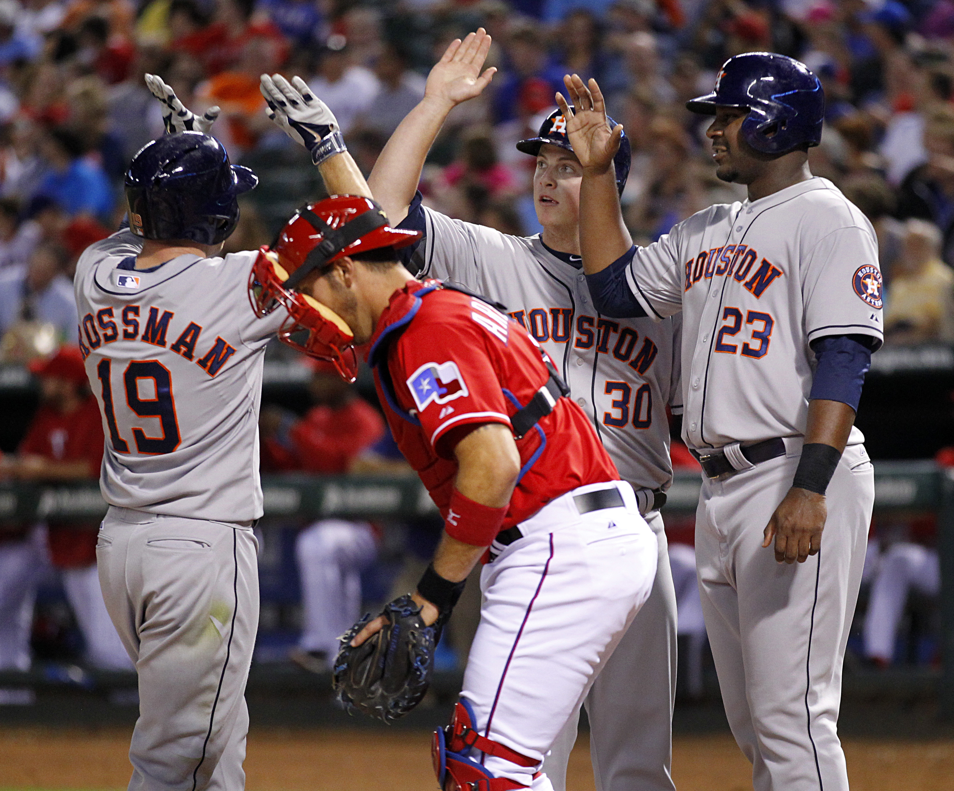 Castro's triple in 10th sparks Astros to win