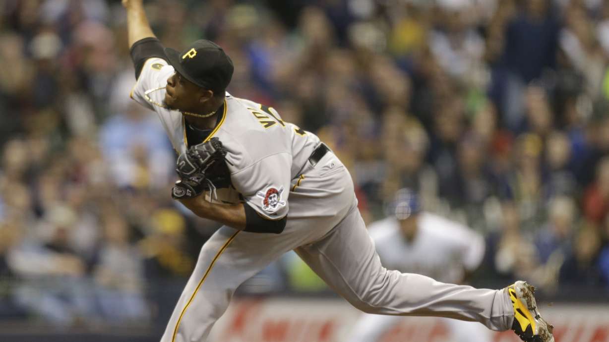 Volquez, Pirates fall to Brewers, 3-2