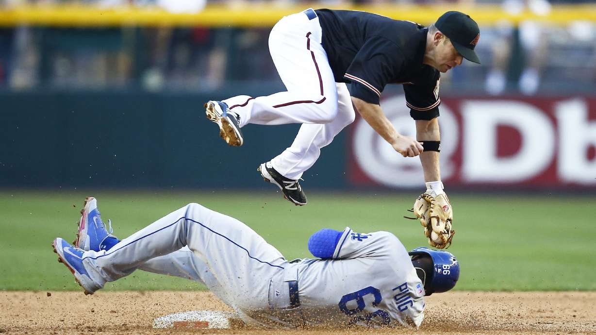 Miley has tough outing, Arizona loses to LA 8-5