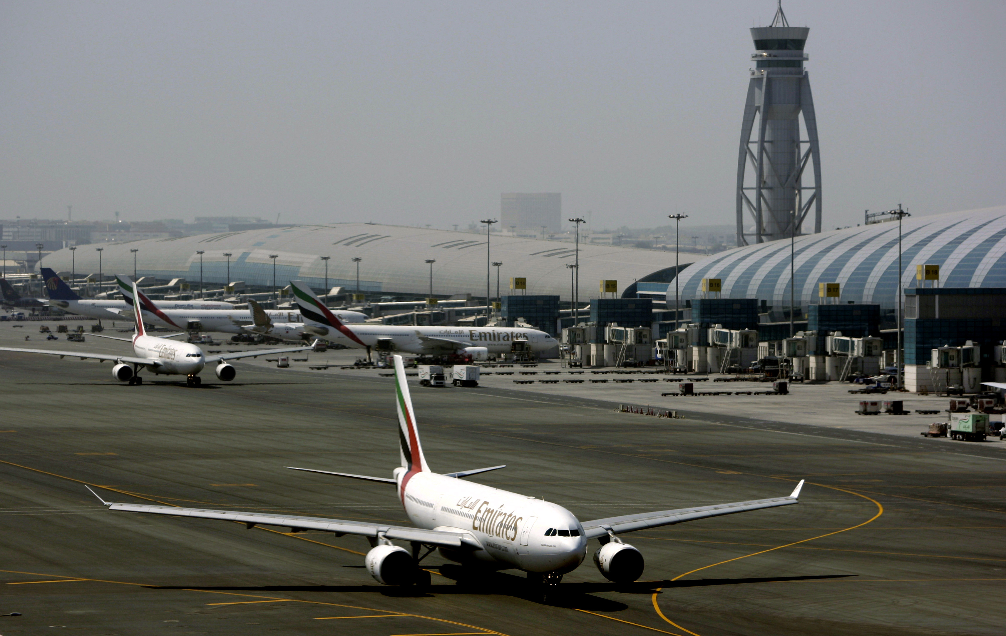 Mideast's busiest air hub plans runway overhaul