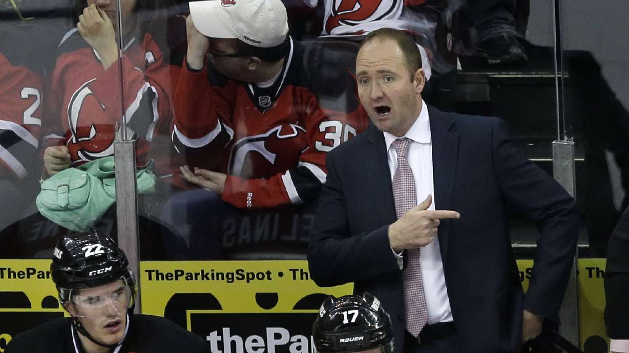 Pete DeBoer will return to coach the Devils