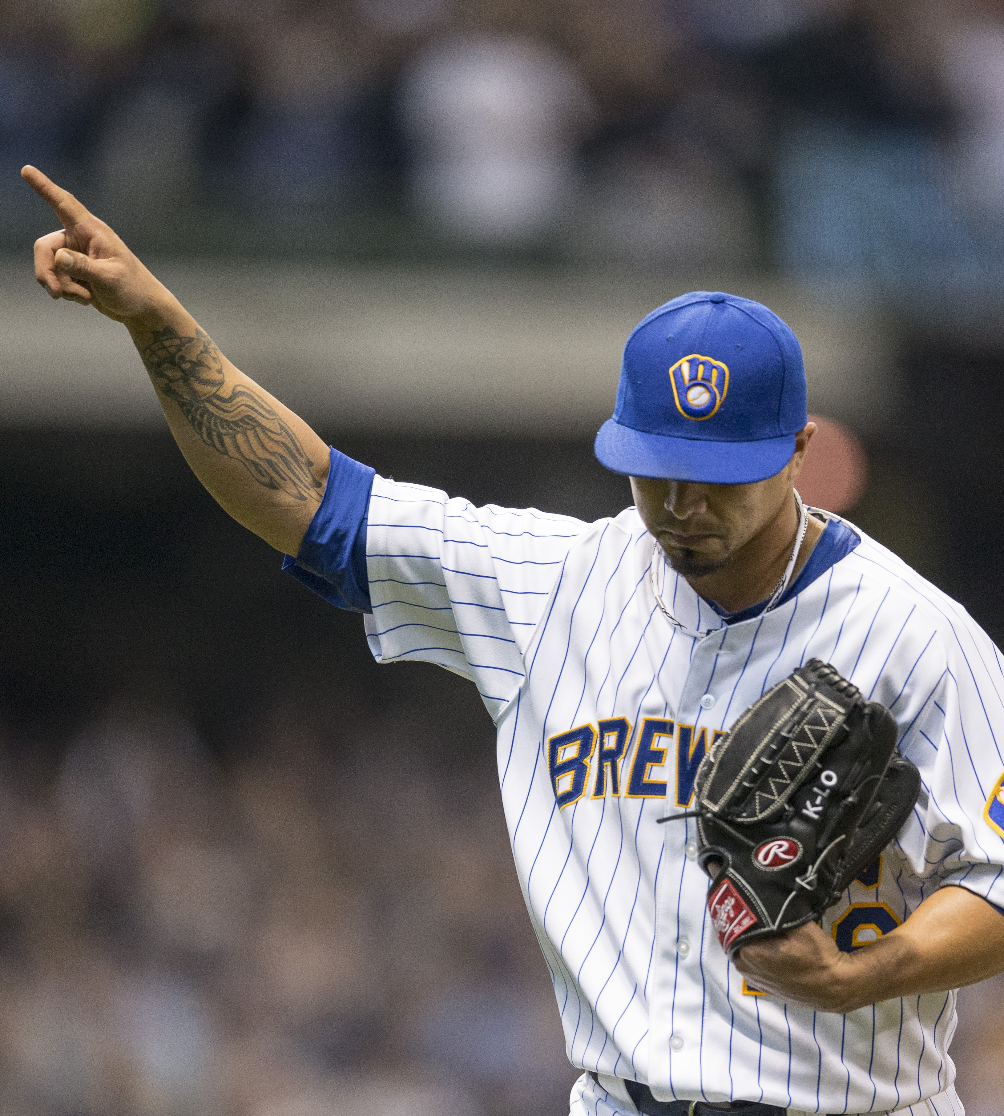 Brewers win 9th straight, Lohse beats Pirates