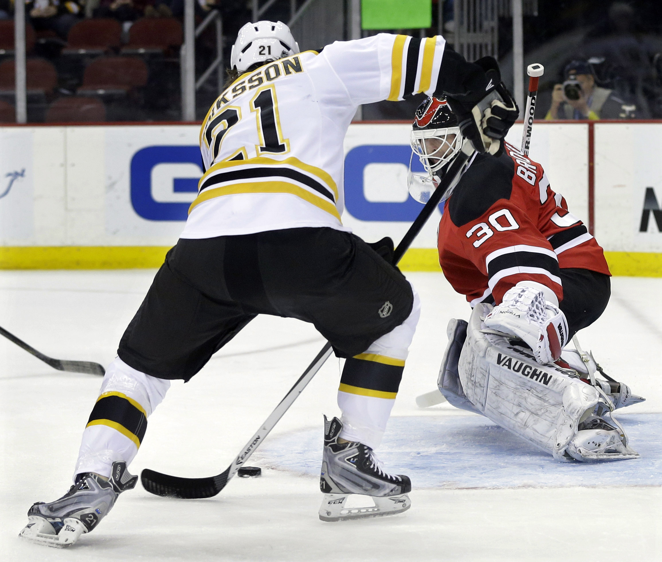 Brodeur wins what might be final start for Devils