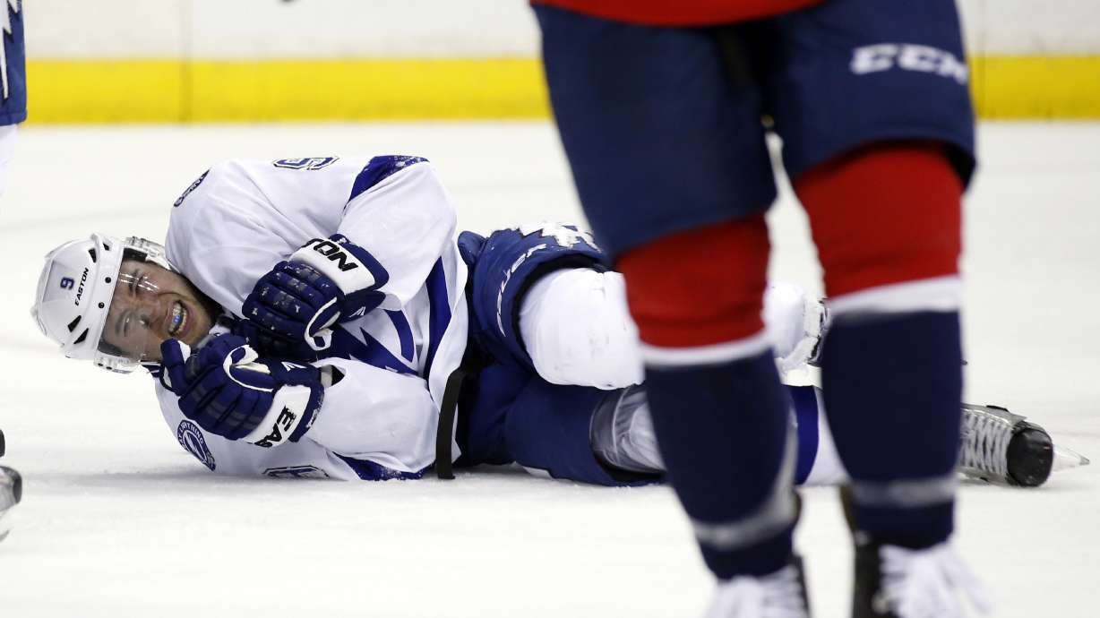 Lightning earn home-ice edge against Canadiens