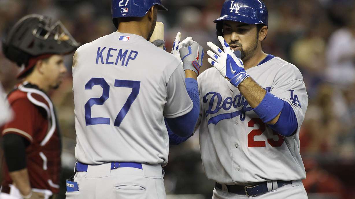 Gonzalez homers for 4th straight game, LA sweeps