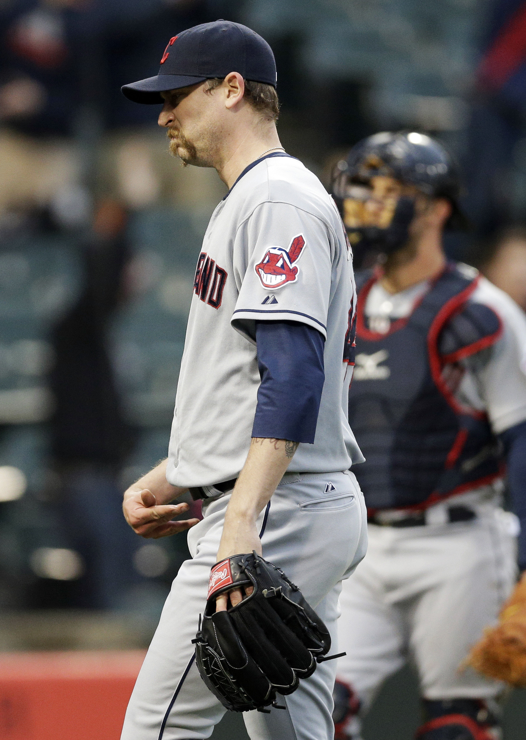 Indians let 9th-inning lead slip away vs White Sox