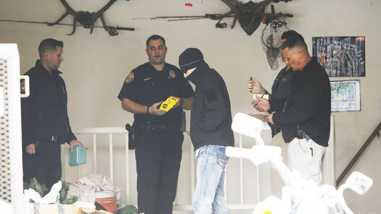 Huntsman said she had '8 or 9' dead infants in her home, warrant says