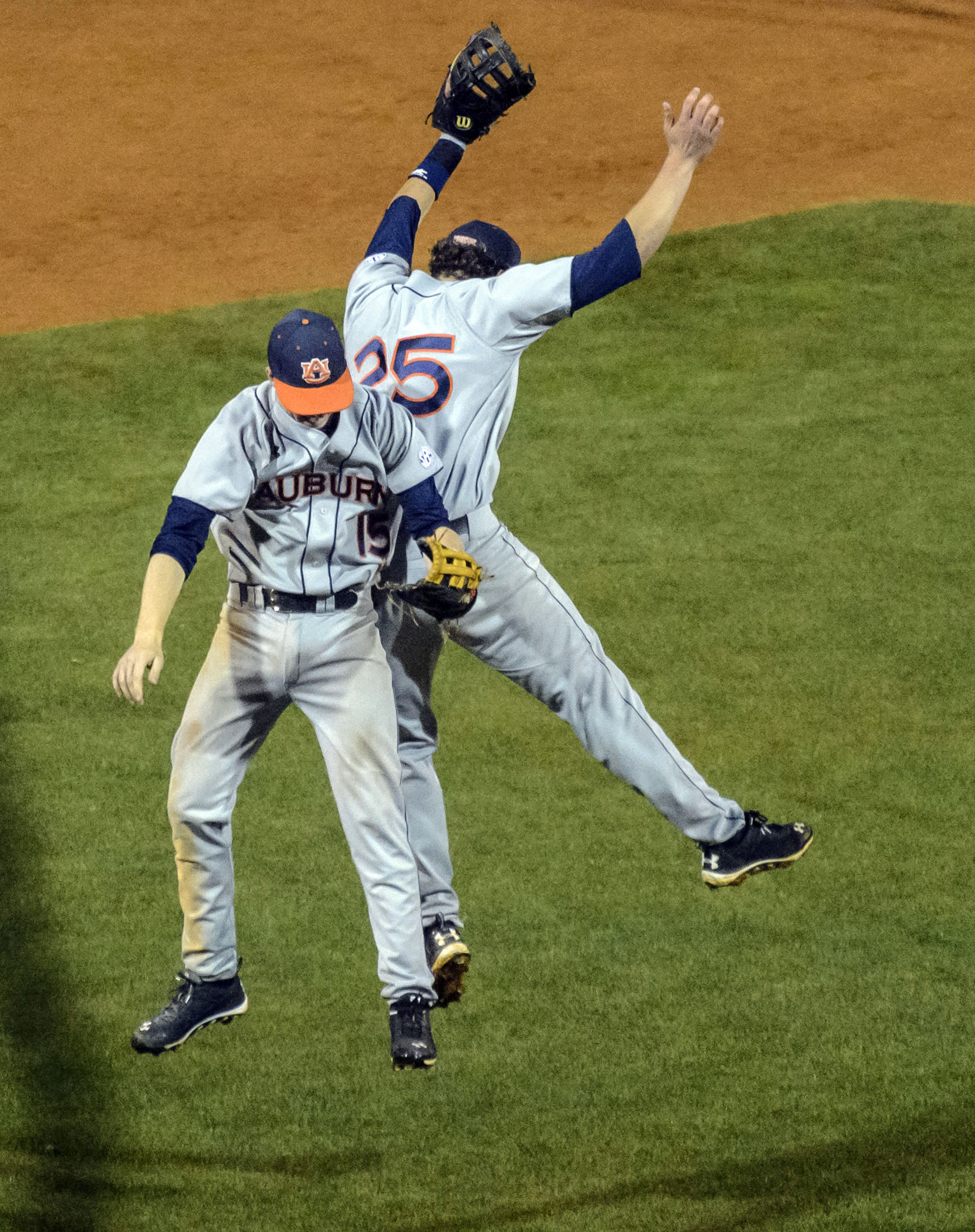 Augie's Longhorns bounce back after miserable '13