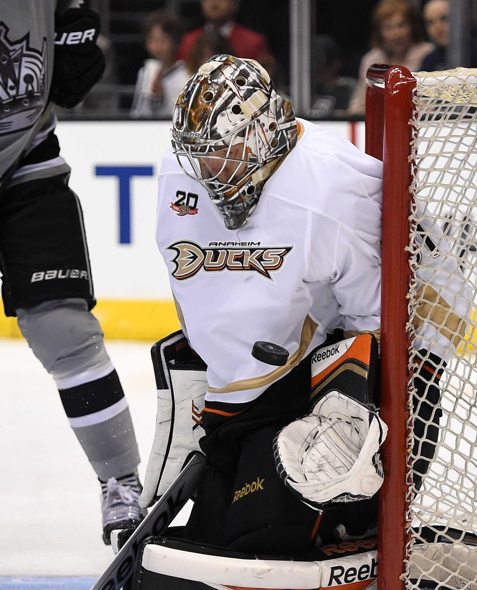 Ducks G Hiller dismayed by pre-playoff benching