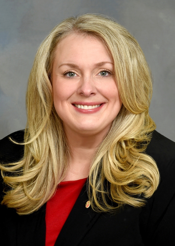 Stephanie Lykins-Harvey joins Cardinal Bank as Regional Sales & Service Manager