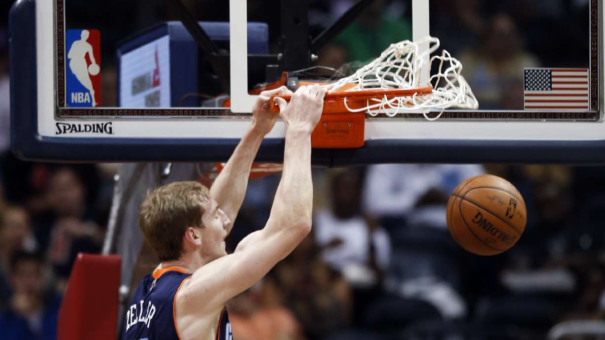 Douglas-Roberts lifts Bobcats past Hawks 95-93