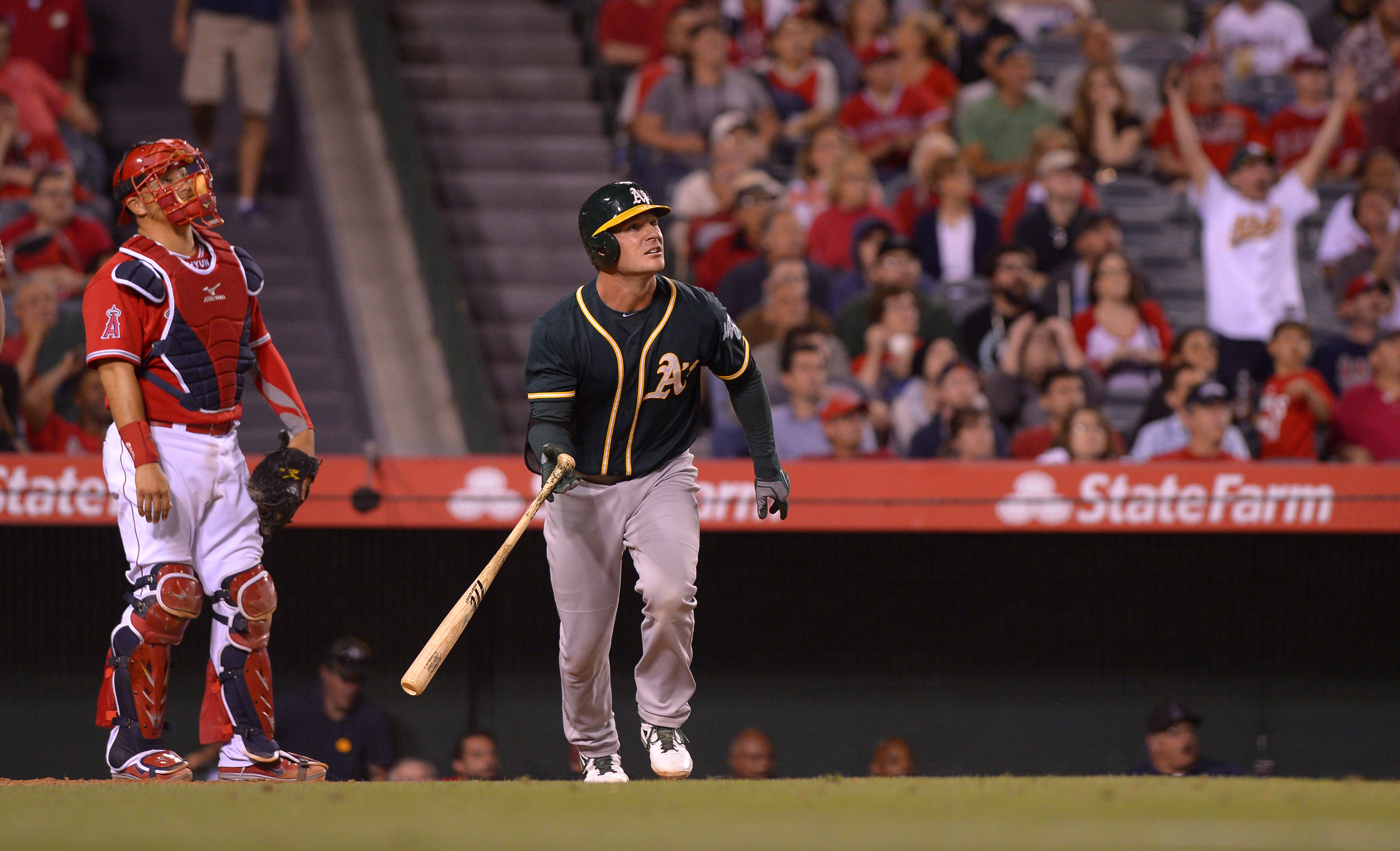 John Jaso's pinch-hit HR lifts A's over Angels 3-2