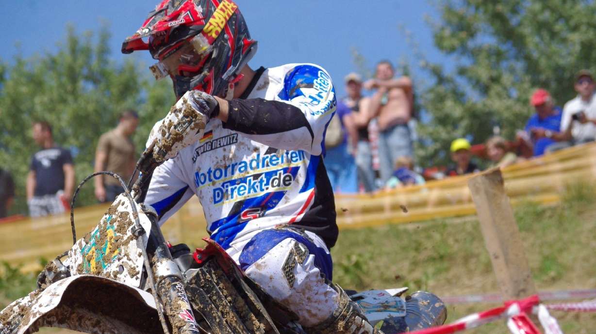 Delticom/Pnebo: MotorradreifenDirekt.de und Pirelli starten gemeinsam in die German Cross Country Meisterschaft 2014