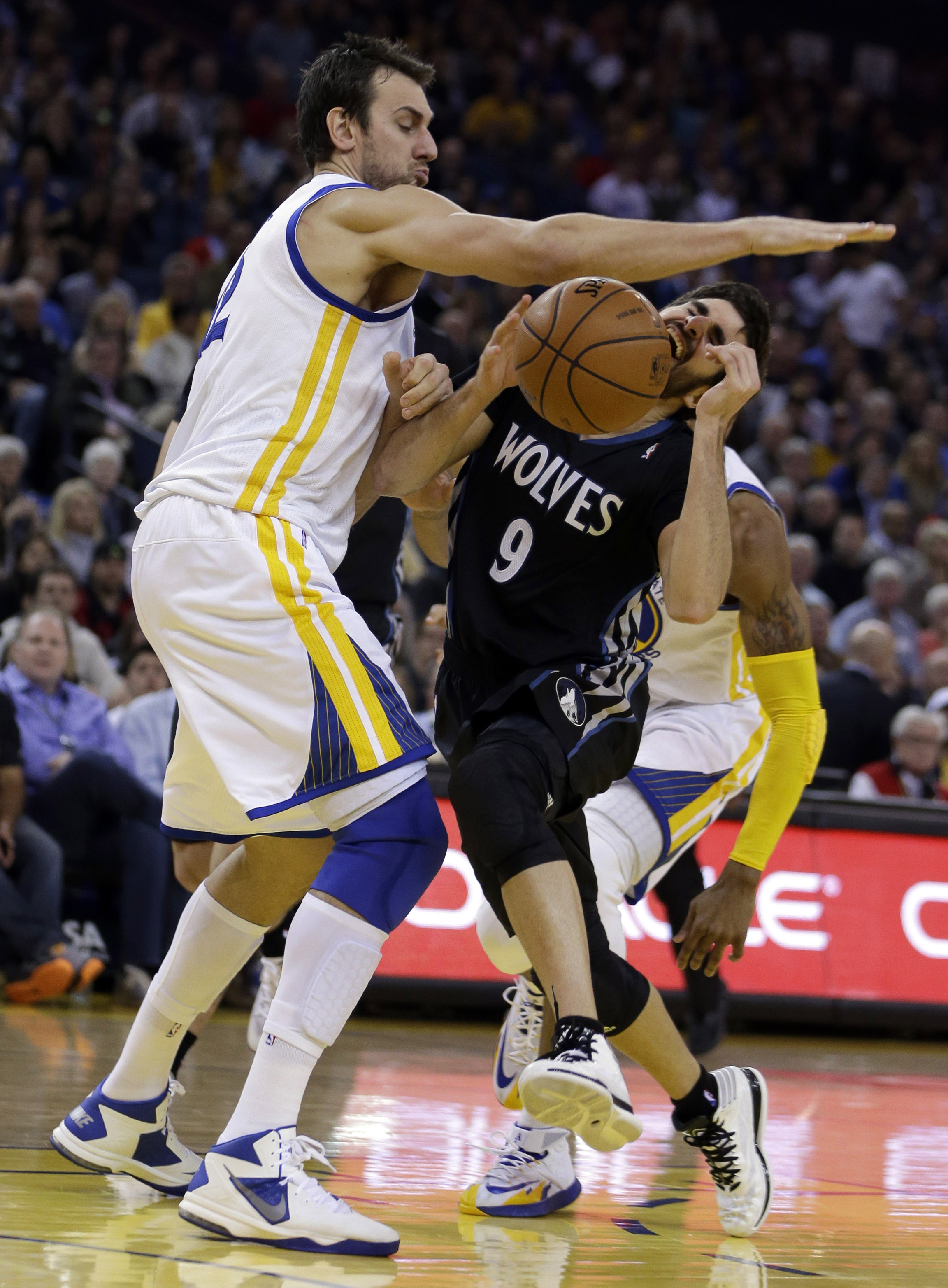 Warriors trying to move on without Andrew Bogut