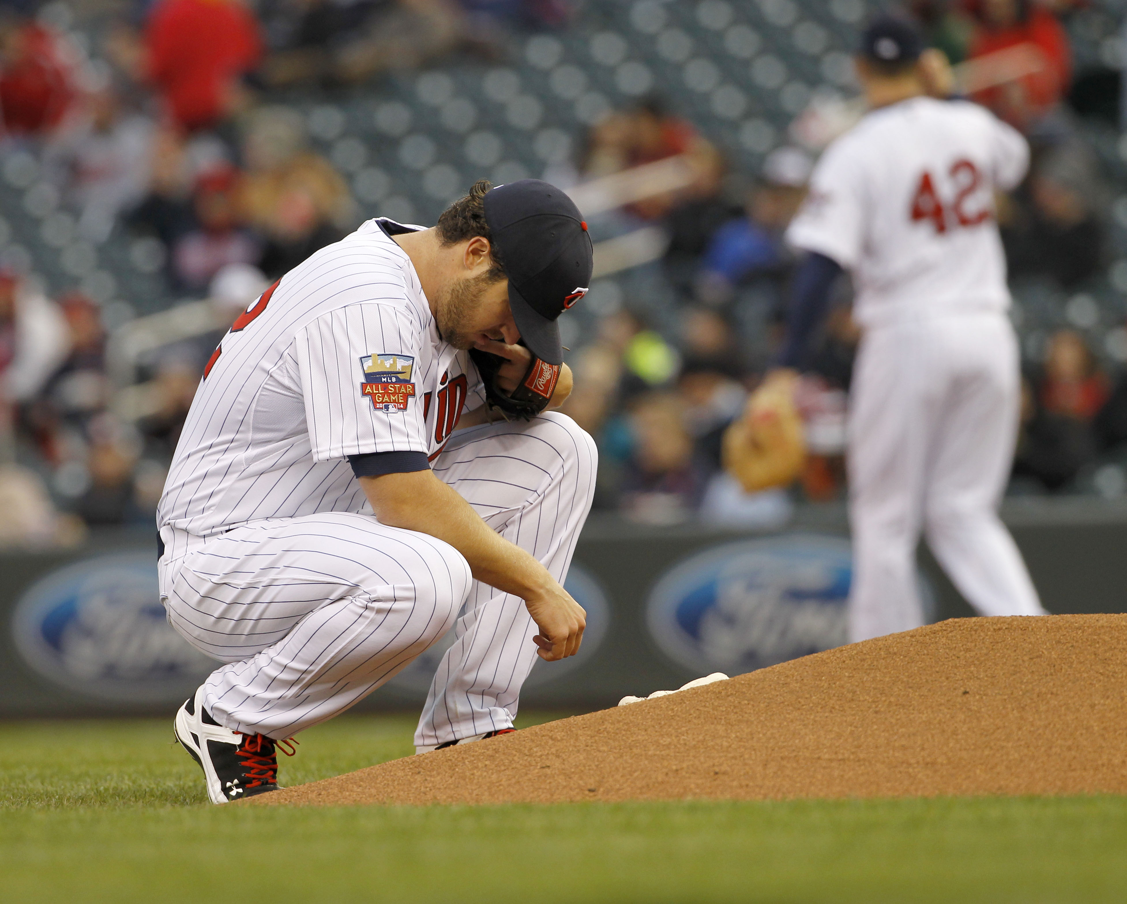Sloppy 6th inning dooms Twins in 9-3 loss to Jays
