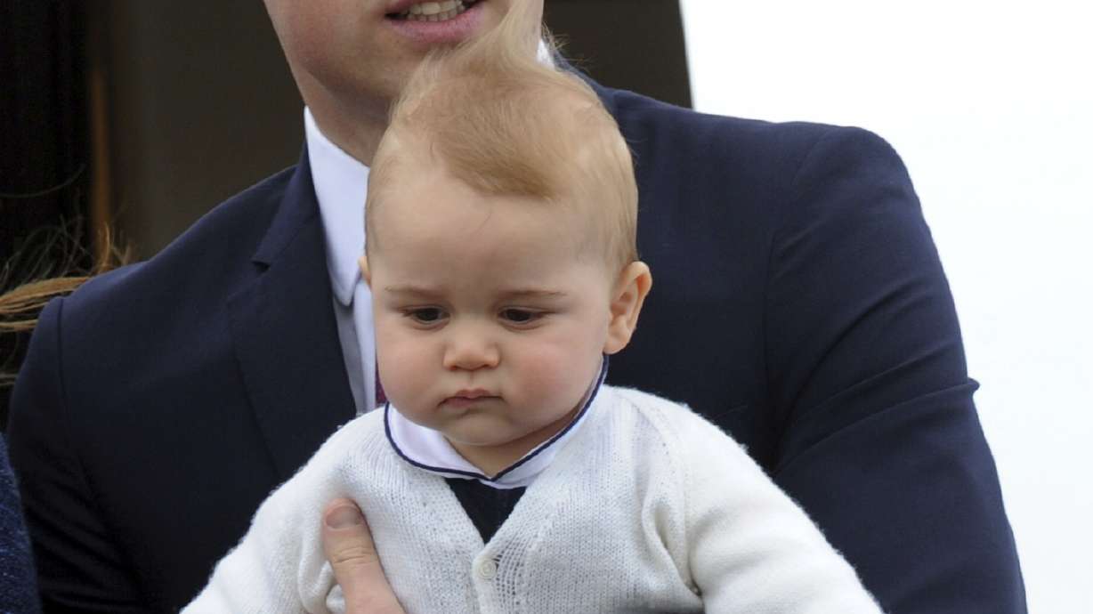 Royal couple visit wildfire-affected Aussie town