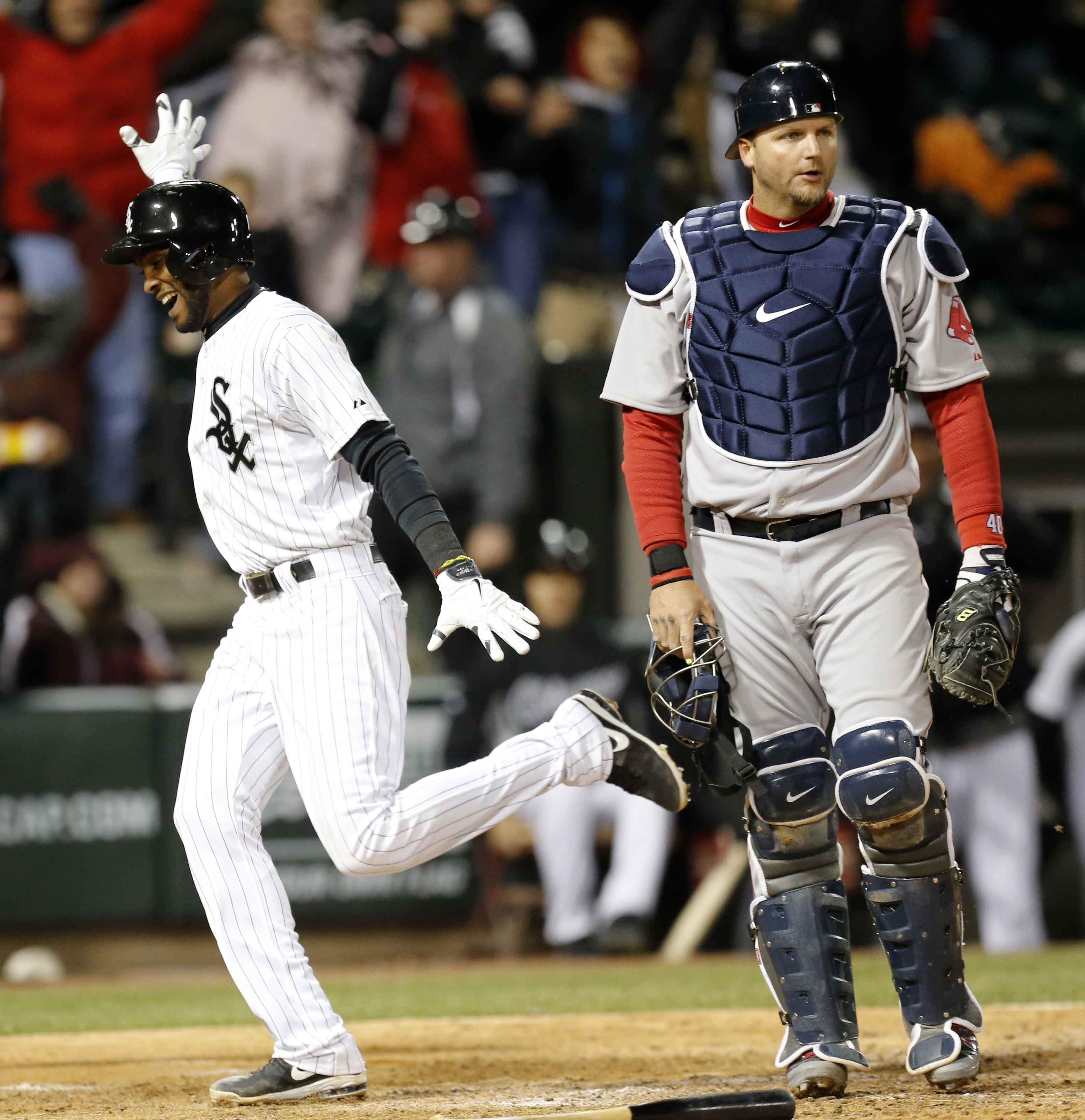 Red Sox fall to White Sox 2-1 on error in 9th