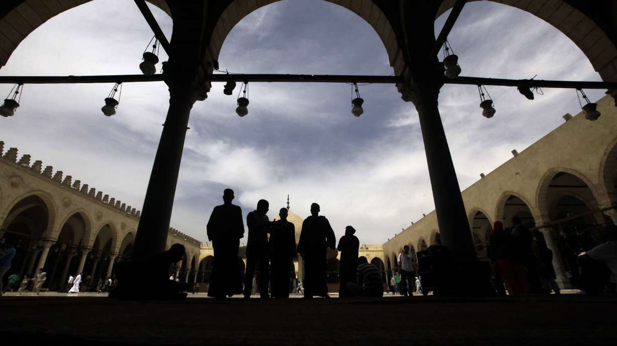 Egypt clamps hold over mosques to control message