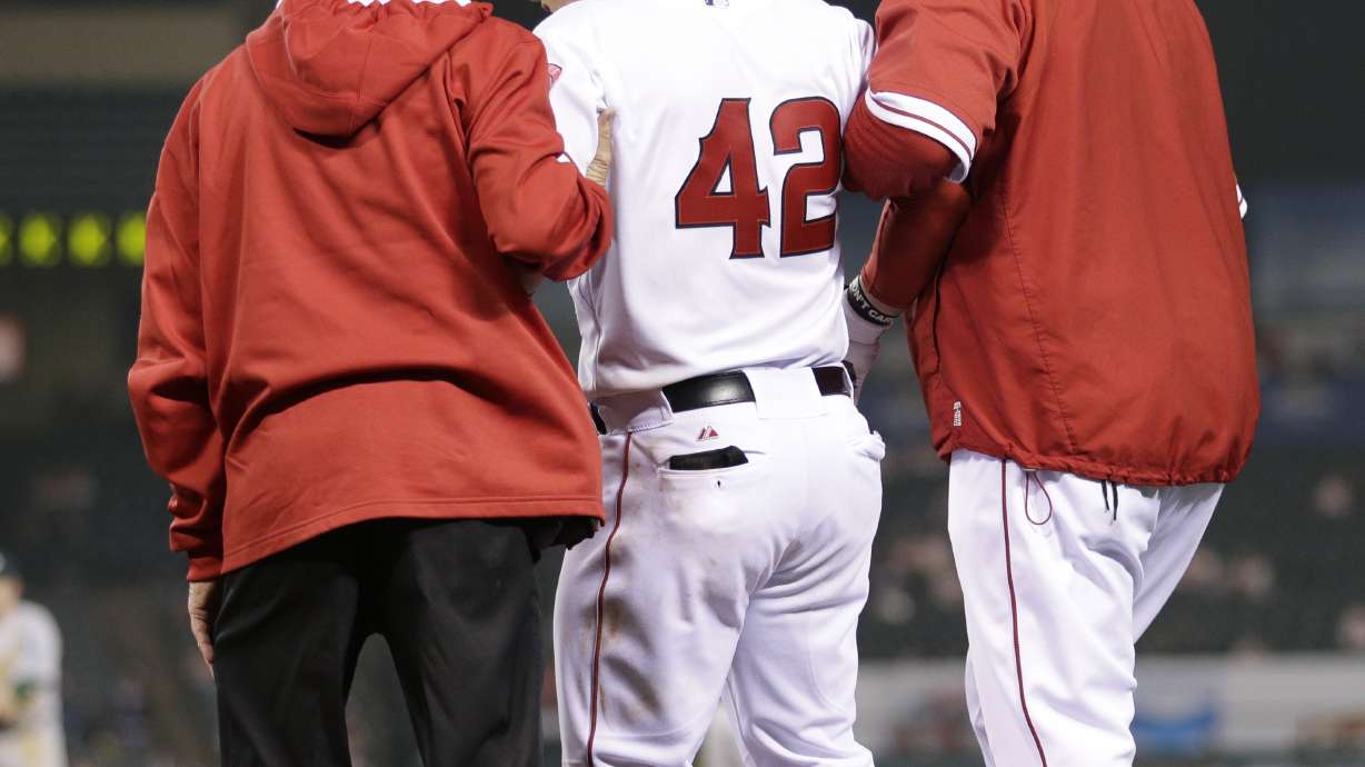 Angels' bullpen blows another lead in loss to A's
