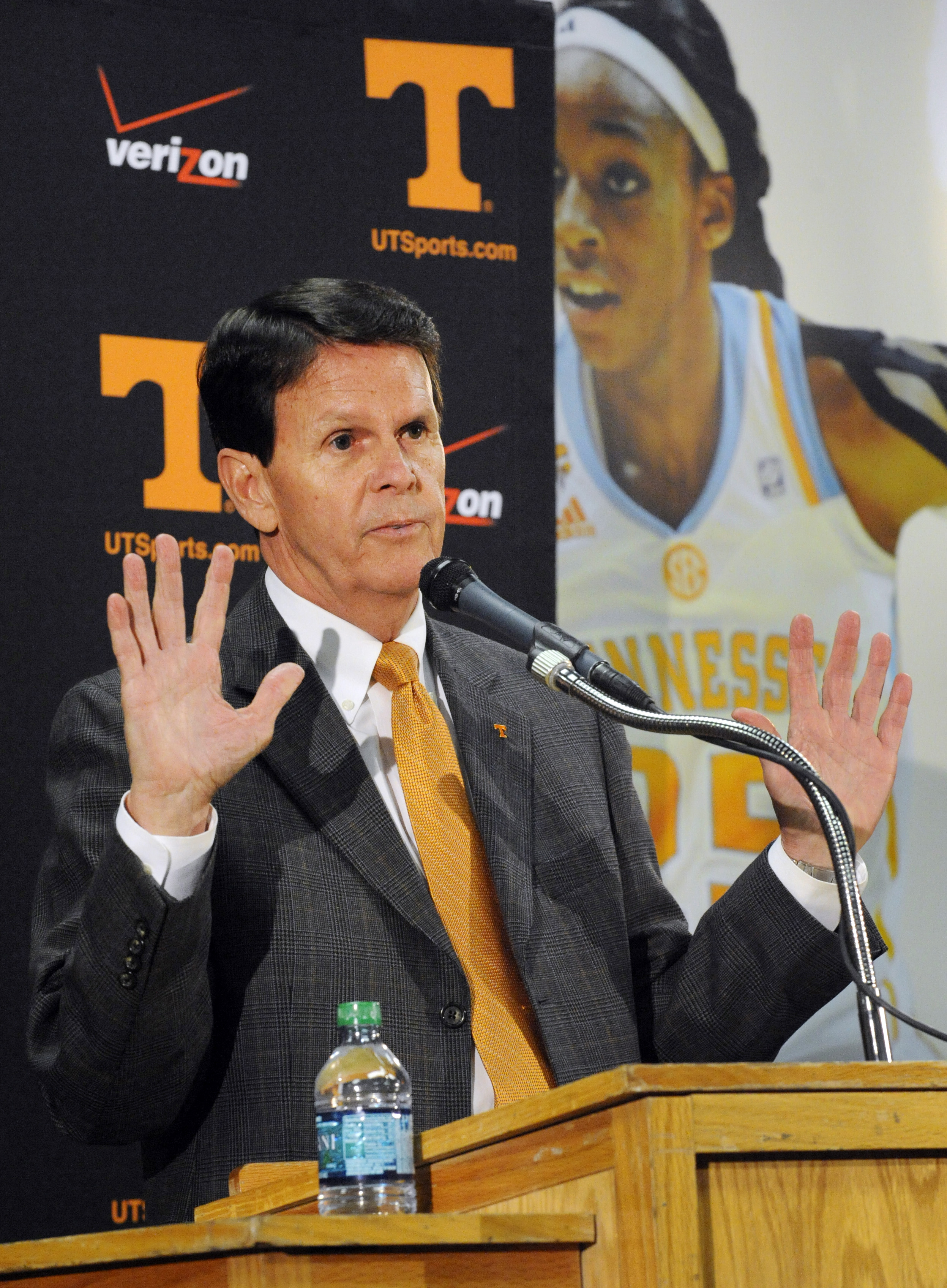 Hart: Vols hoops job still 'extremely attractive'