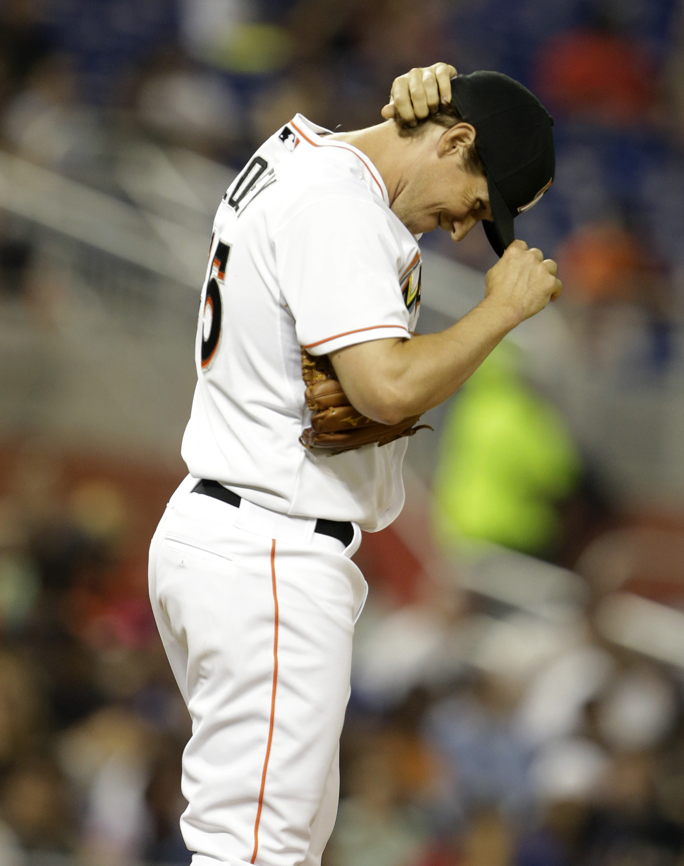 Slowey to replace Hand in Marlins rotation