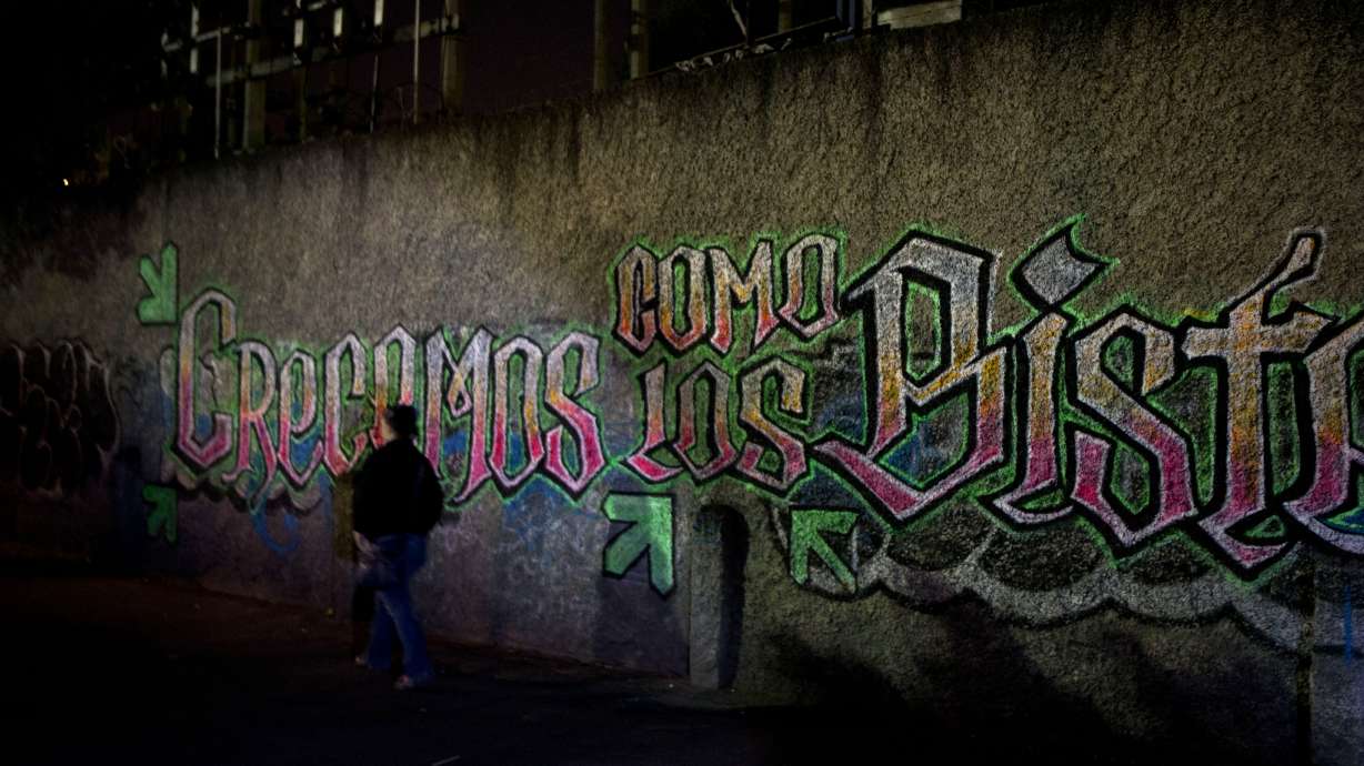 Street theater in Mexico City's rough Tepito area