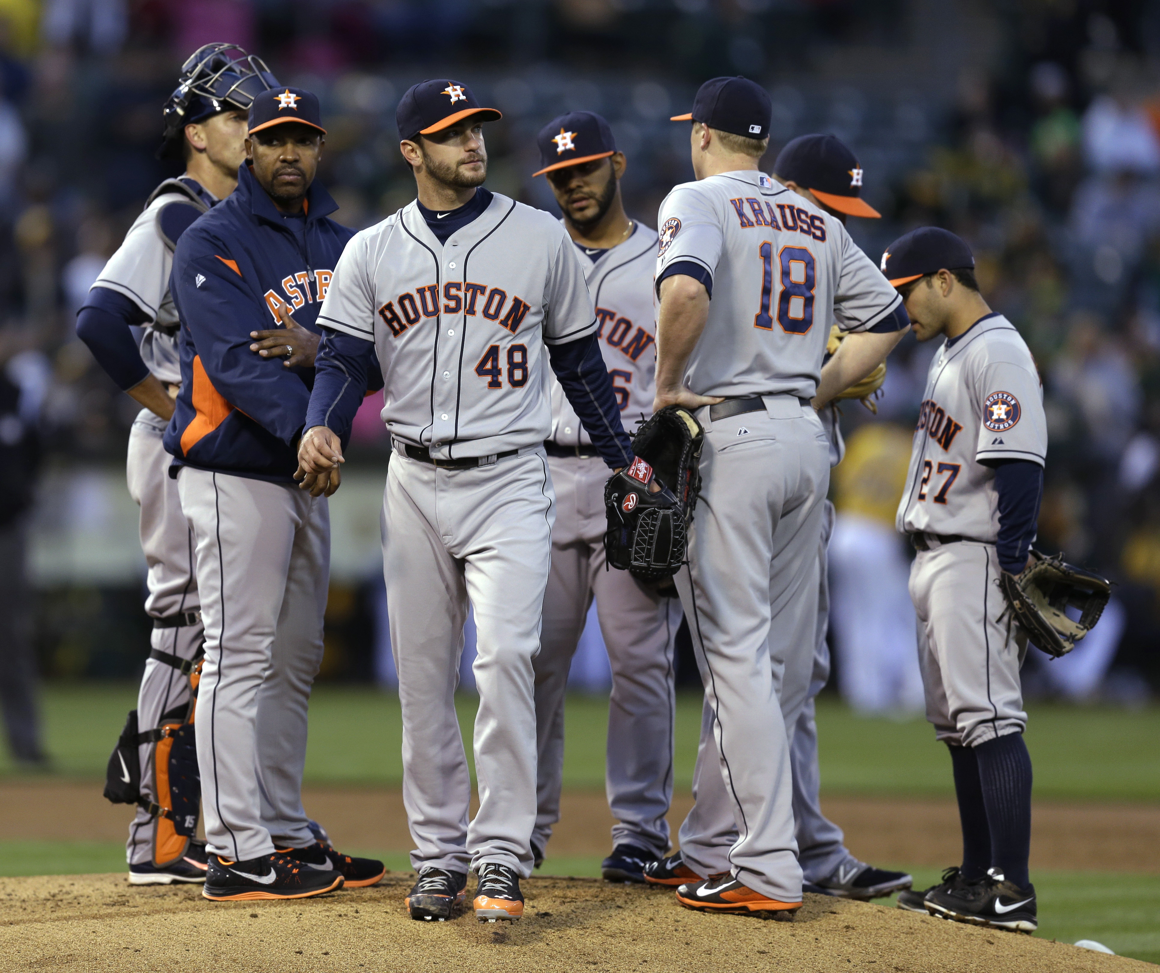 Astros fall behind early, lose to A's 11-3