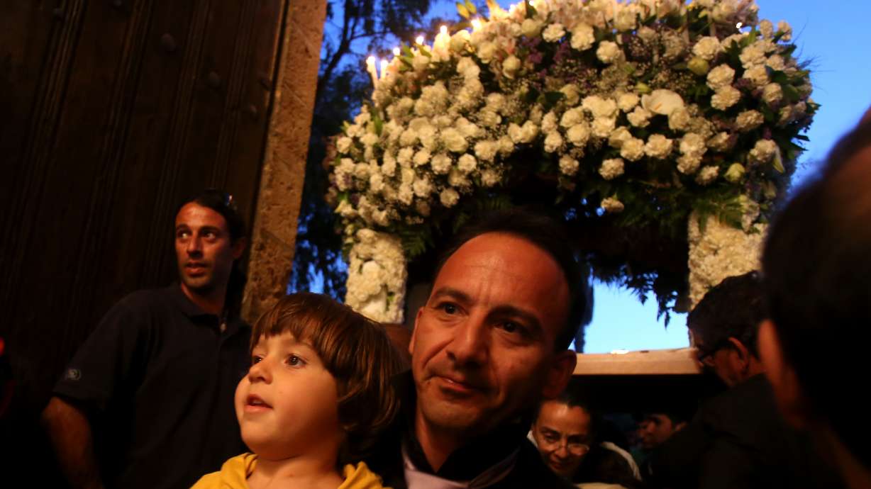 Religion builds bridges in ethnically split Cyprus