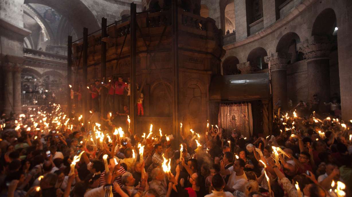 Holy fire ceremony draws thousands in Jerusalem