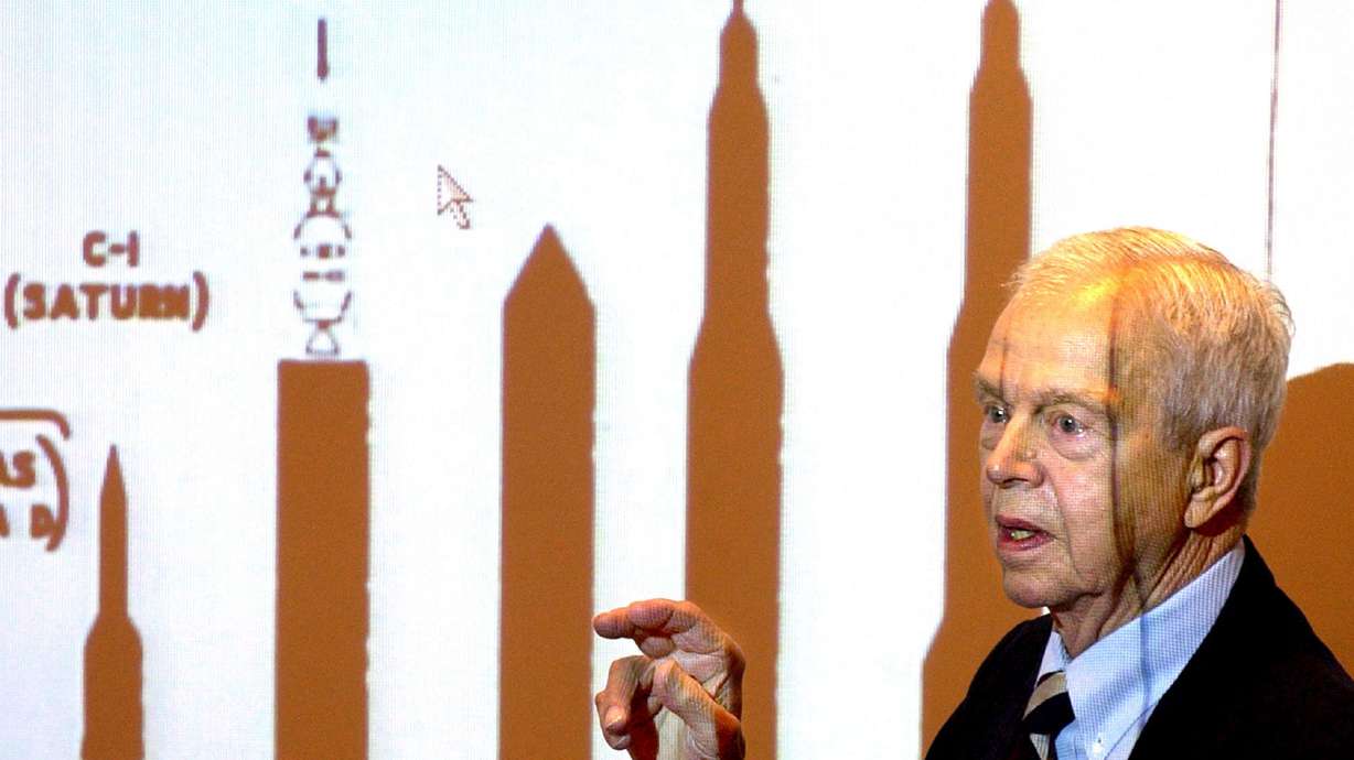 NASA: Engineer vital to moon landing success dies