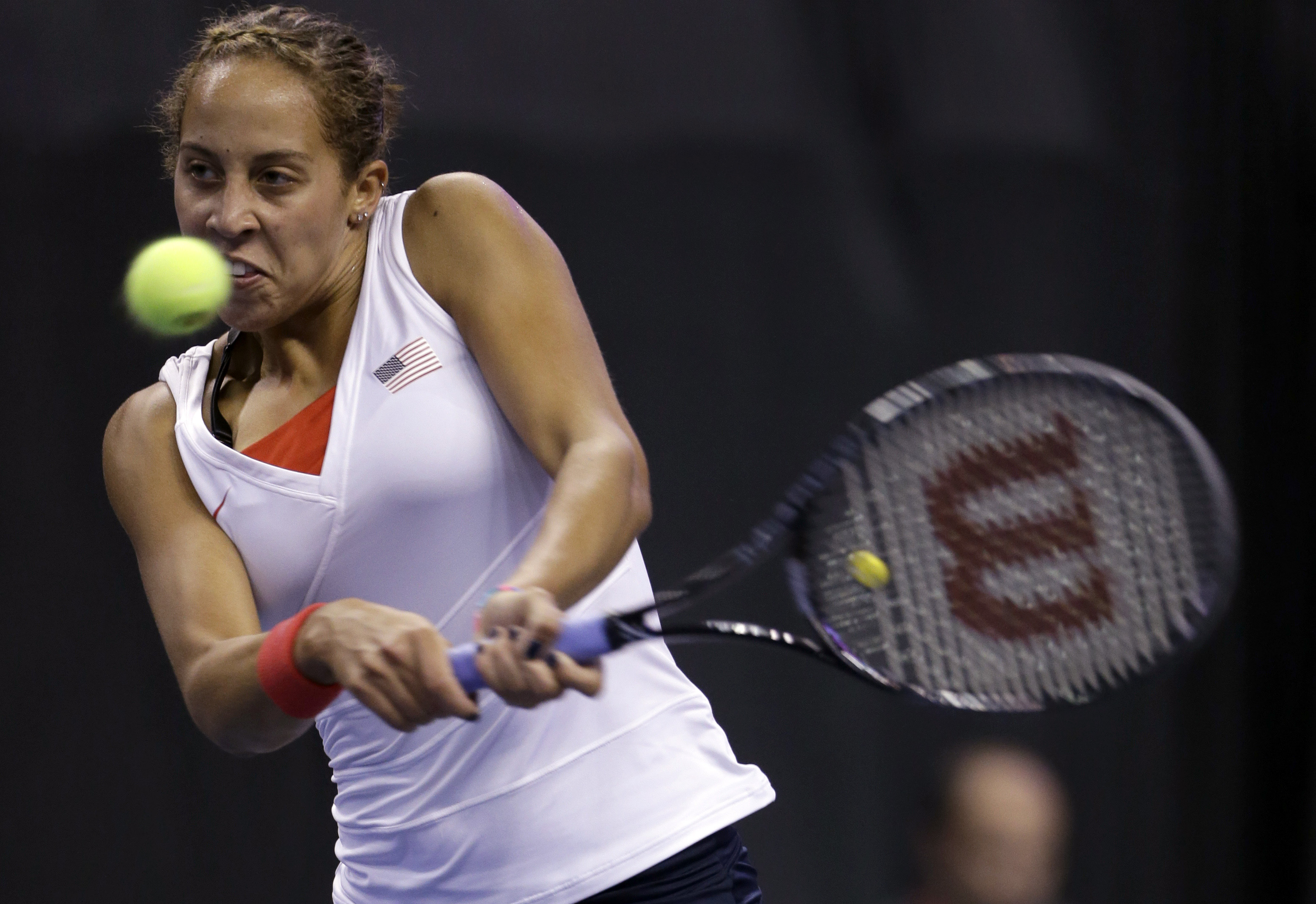 France edges US 3-2 in Fed Cup